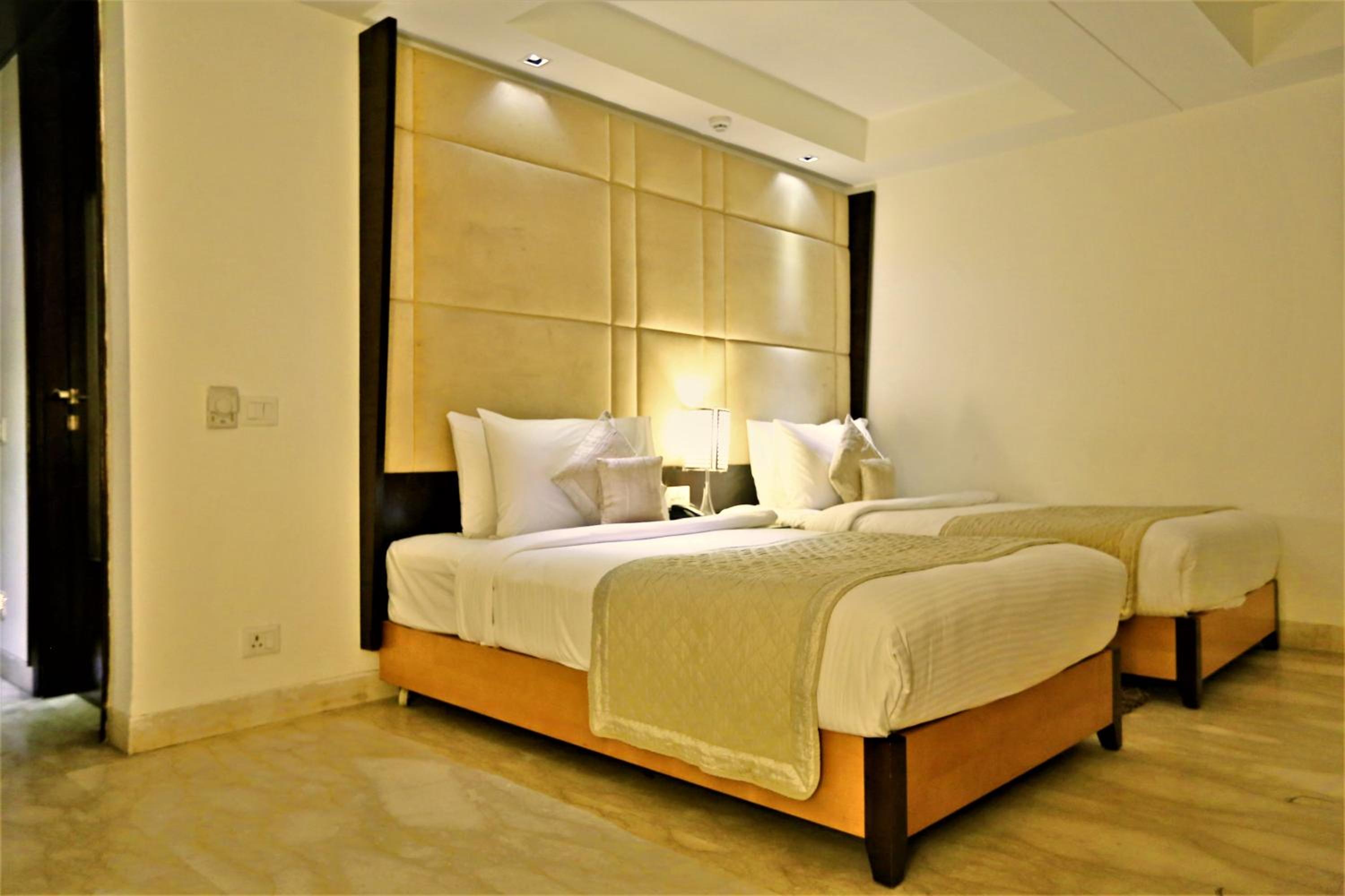 Deluxe Twin Room - Photo 3