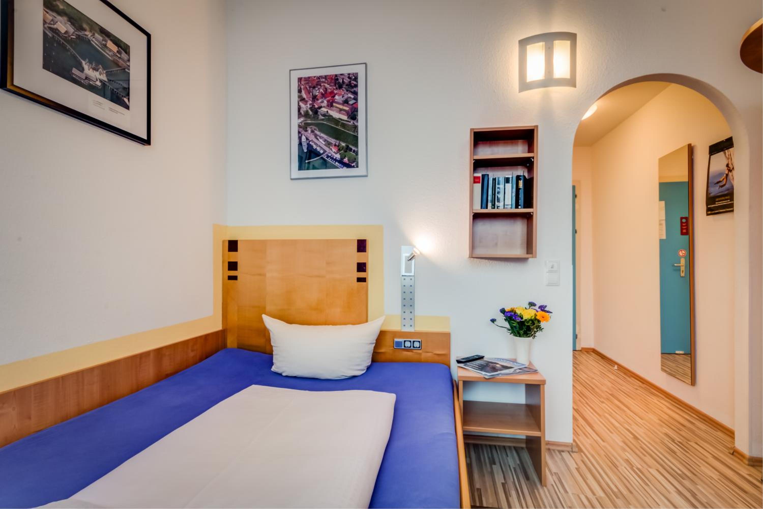 Single Room photo 2
