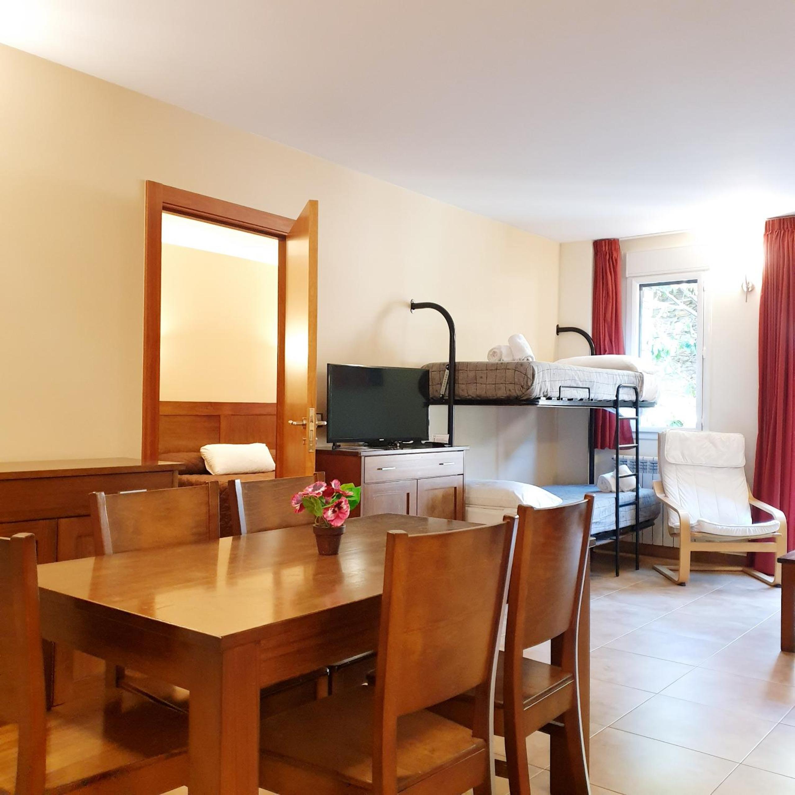 Apartment (6 Adults)