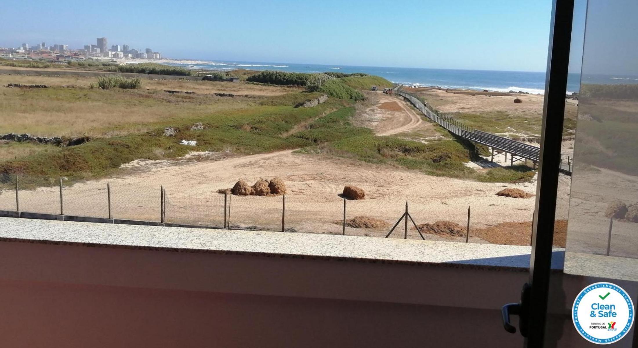 Standard Double or Twin Room with Sea View - Photo 5