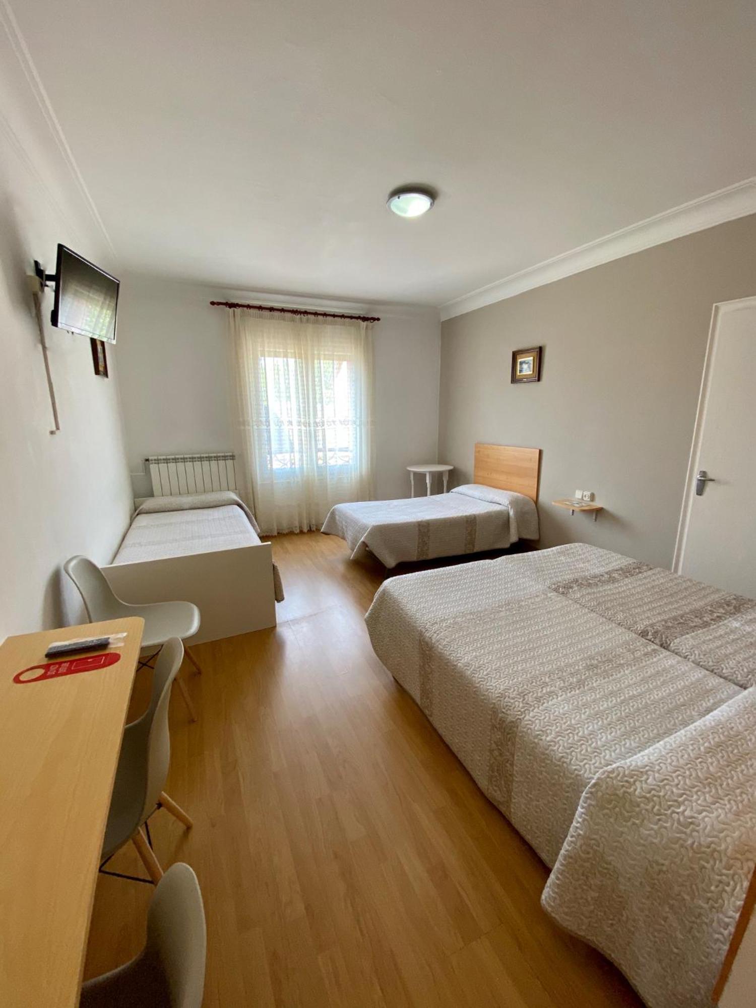 Classic Quadruple Room - Photo 3