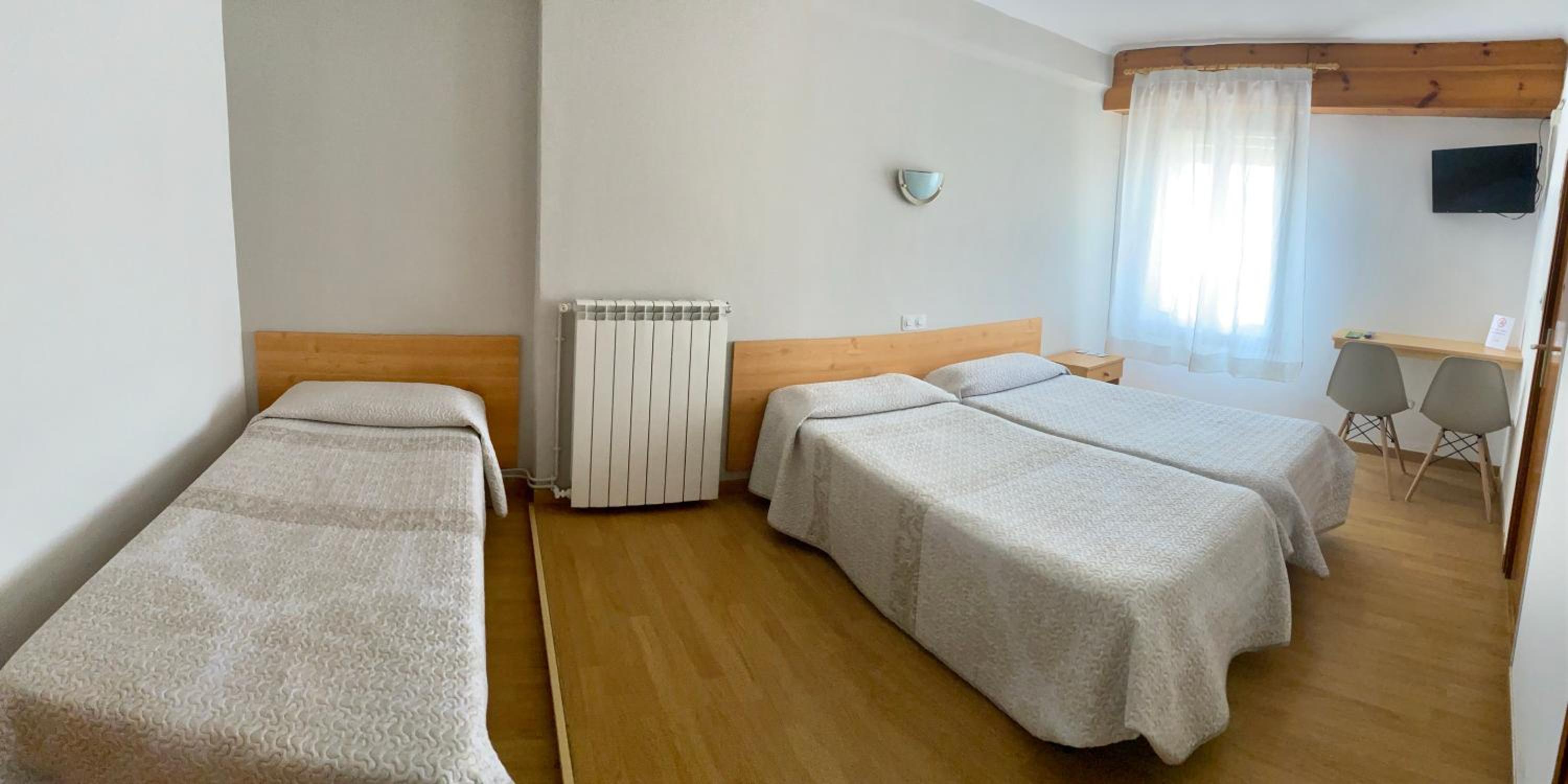 Classic Triple Room - Photo 5