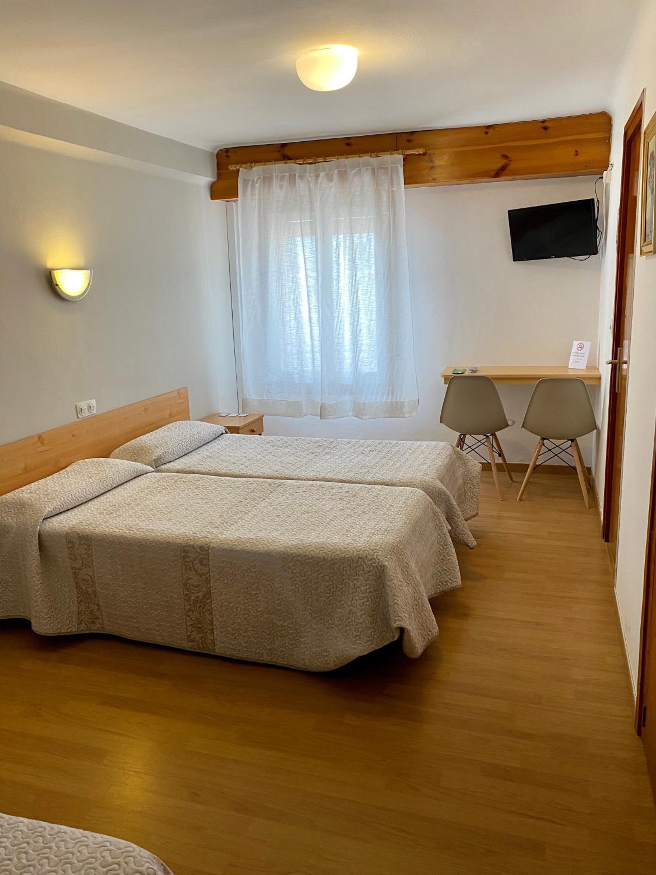 Classic Triple Room - Photo 4