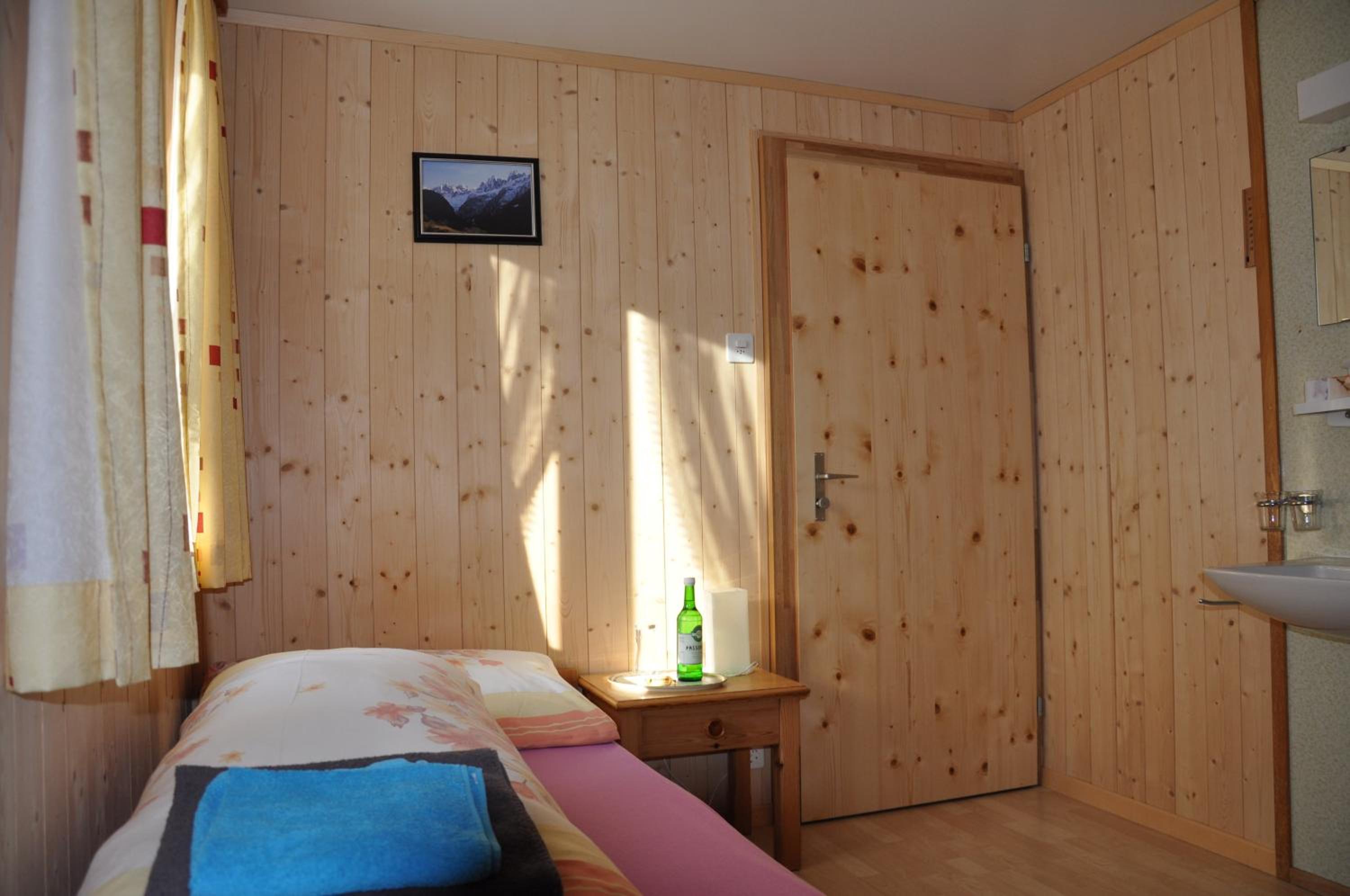 Single Room with Shared Bathroom photo 1