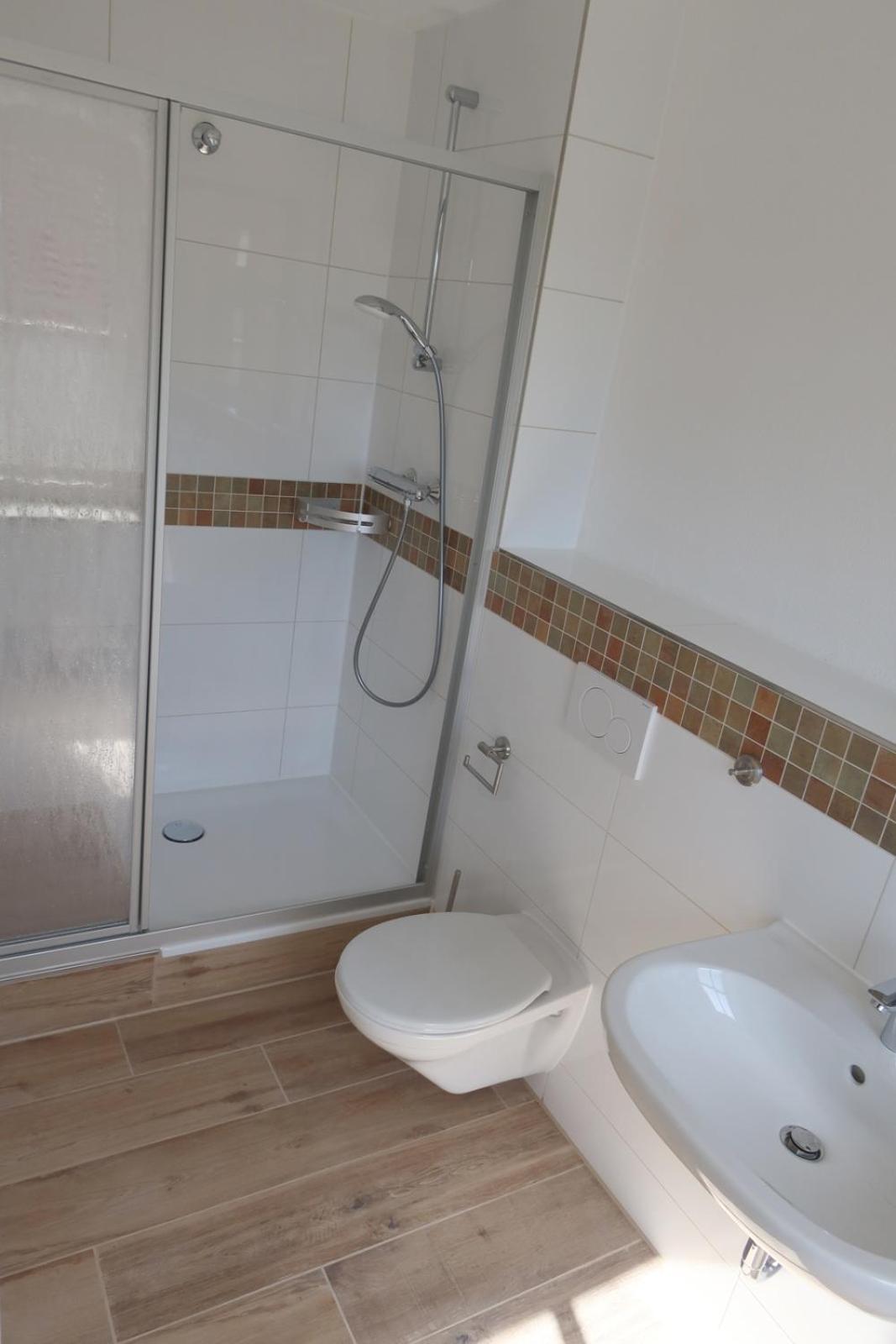 Double Room with Private Bathroom - Photo 4