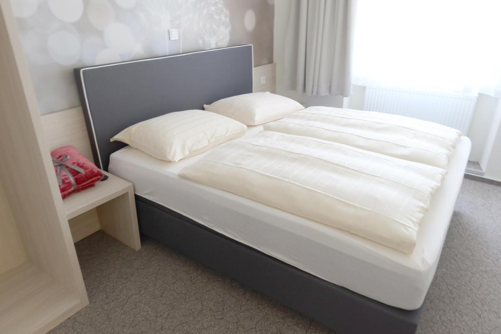 Double Room with Private Bathroom - Photo 3
