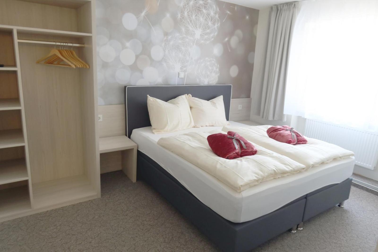 Double Room with Private Bathroom - Photo 6