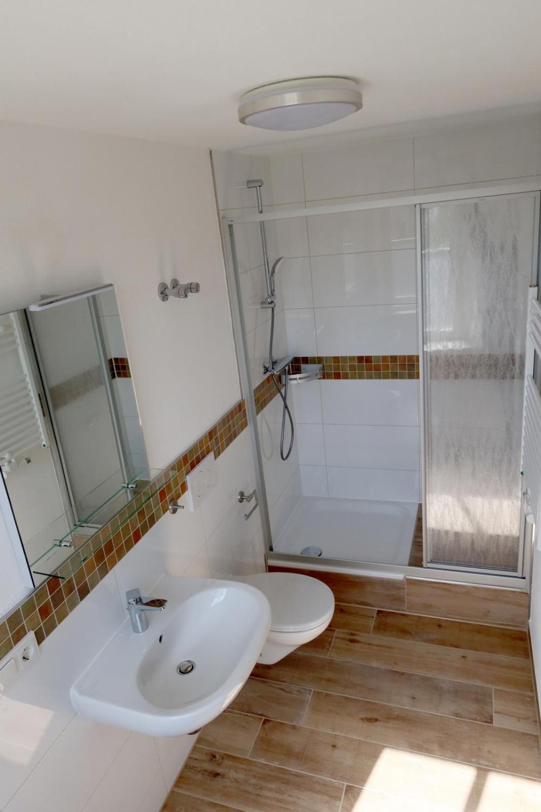 Double Room with Private Bathroom - Photo 2