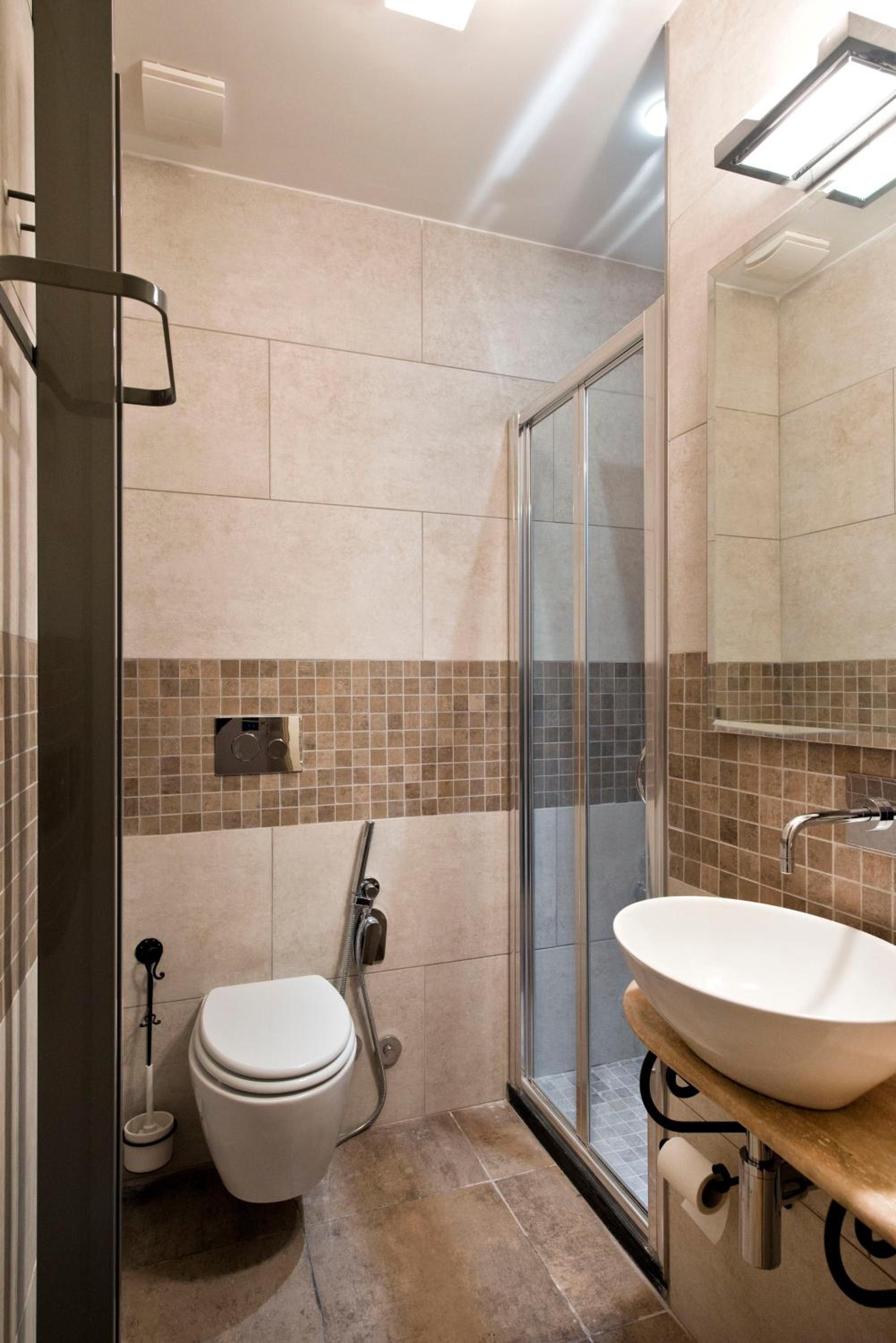Superior Double Room with One Double Bed and 2 Adults Occupancy (Non Smoking) thumbnail 5
