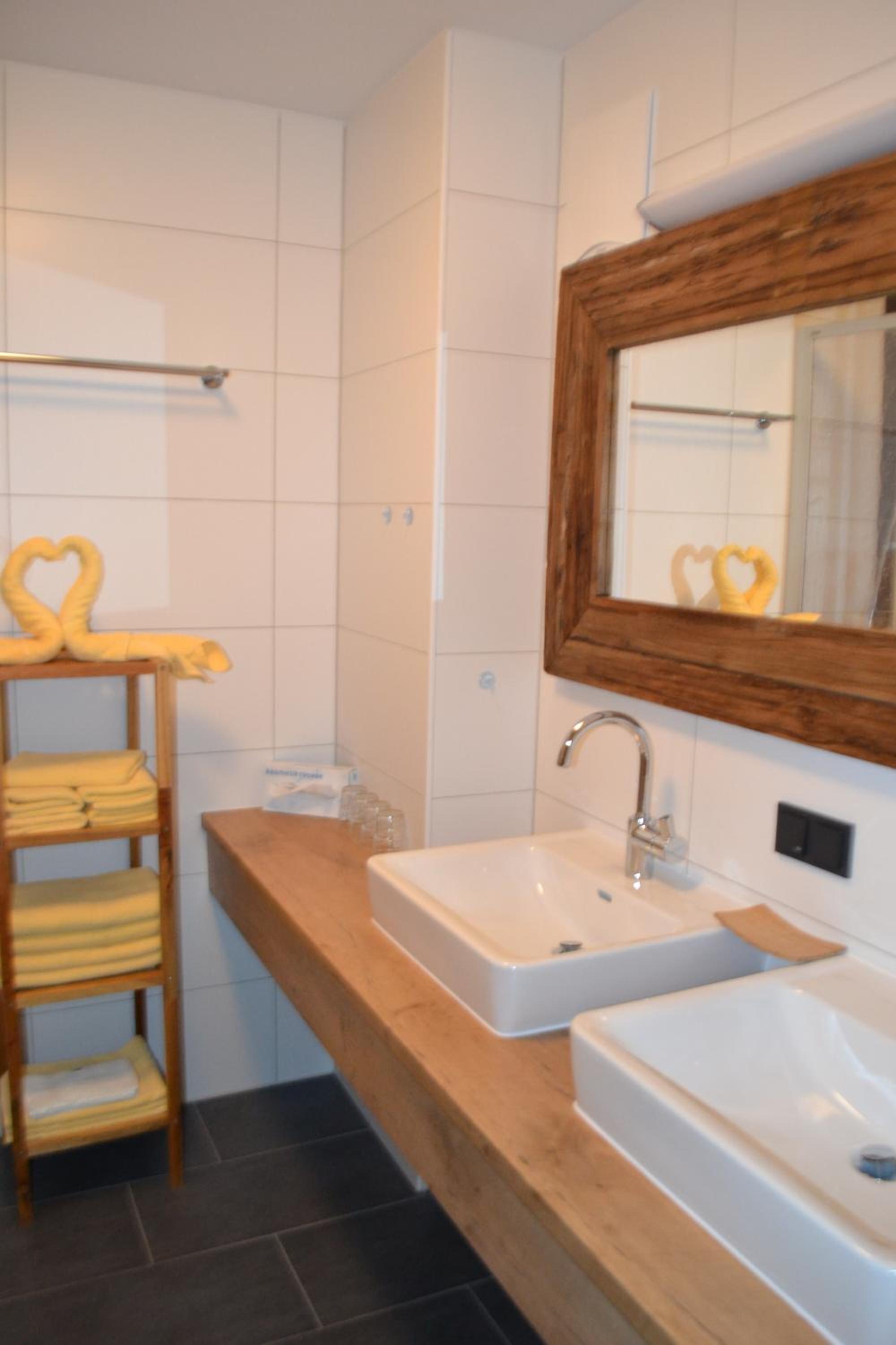Two-Bedroom Apartment with Balcony photo 3