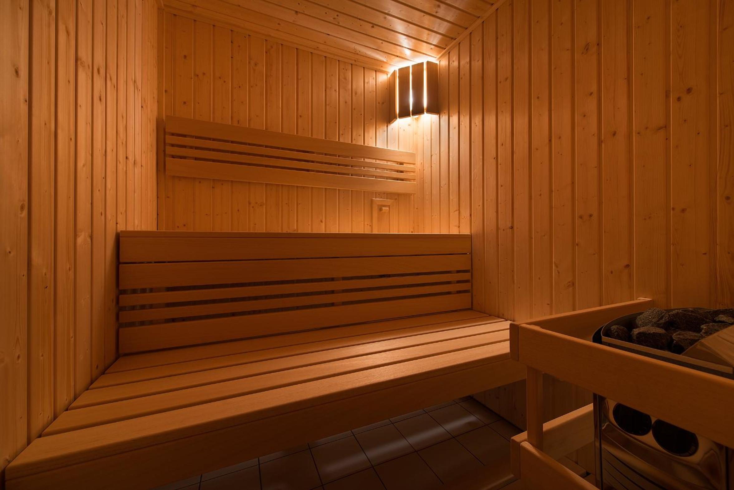 Deluxe Two-Bedroom Apartment with Sauna - Photo 15