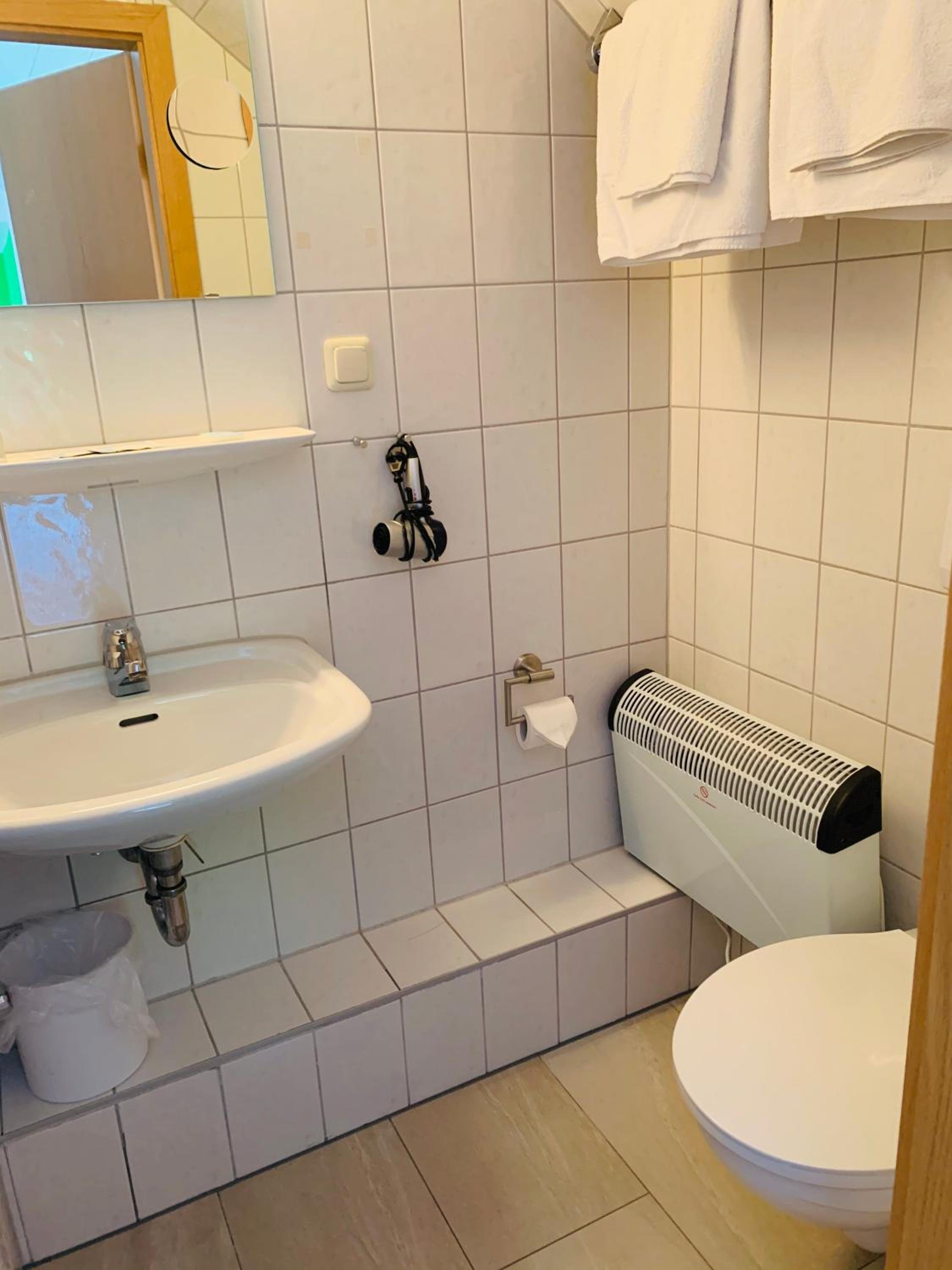 Double Room - Photo 9