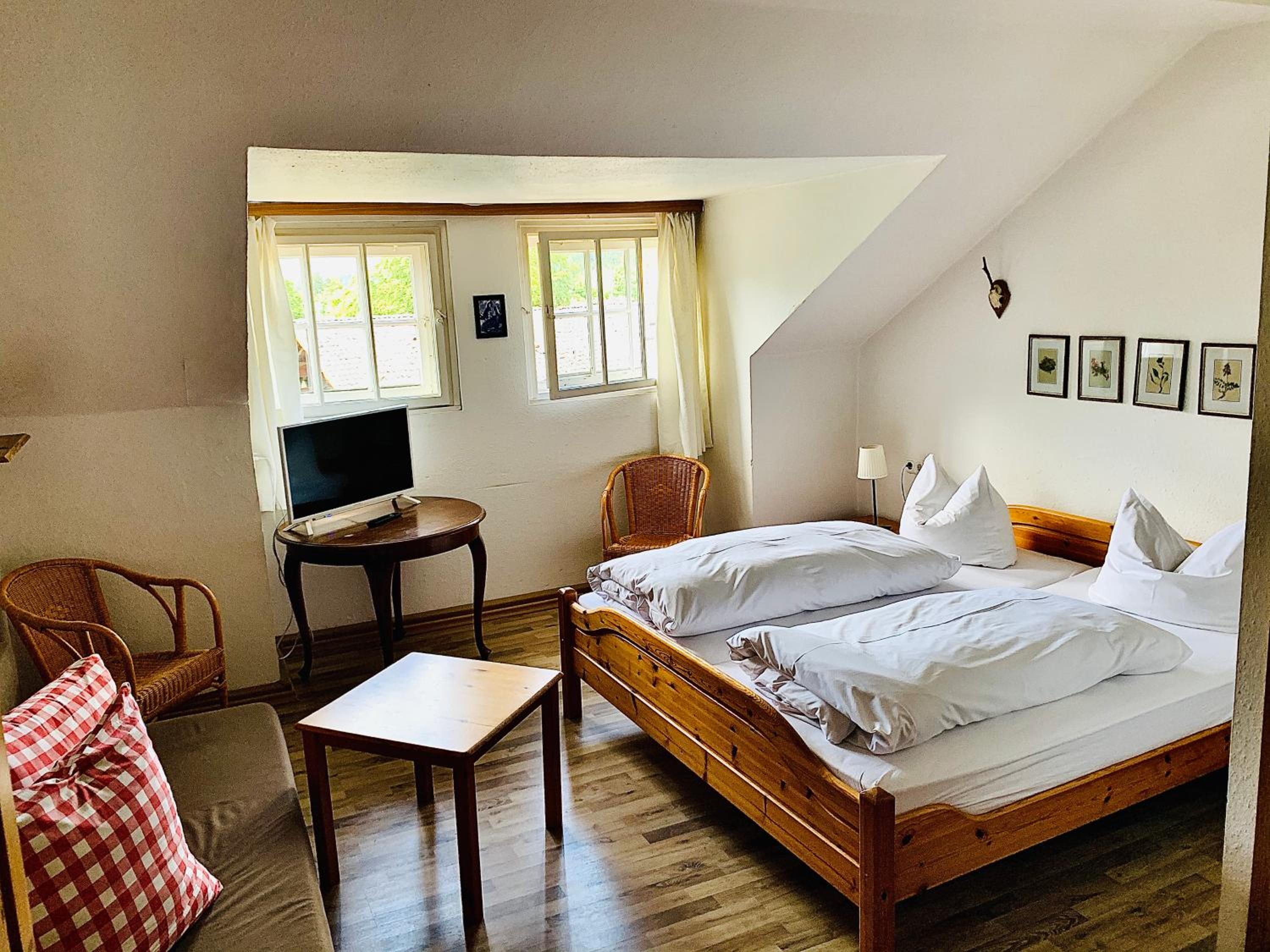 Double Room - Photo 8