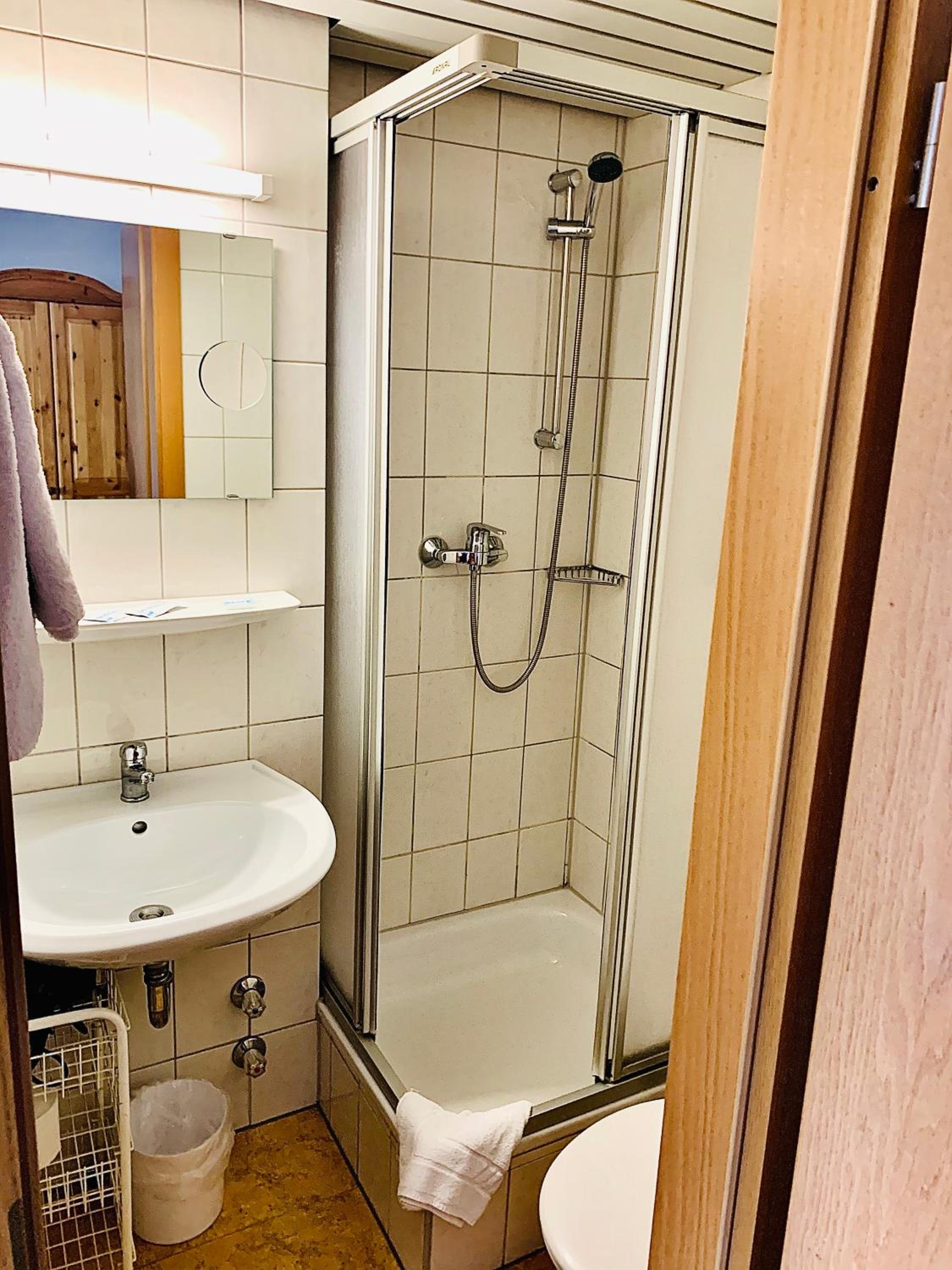 Double Room - Photo 7