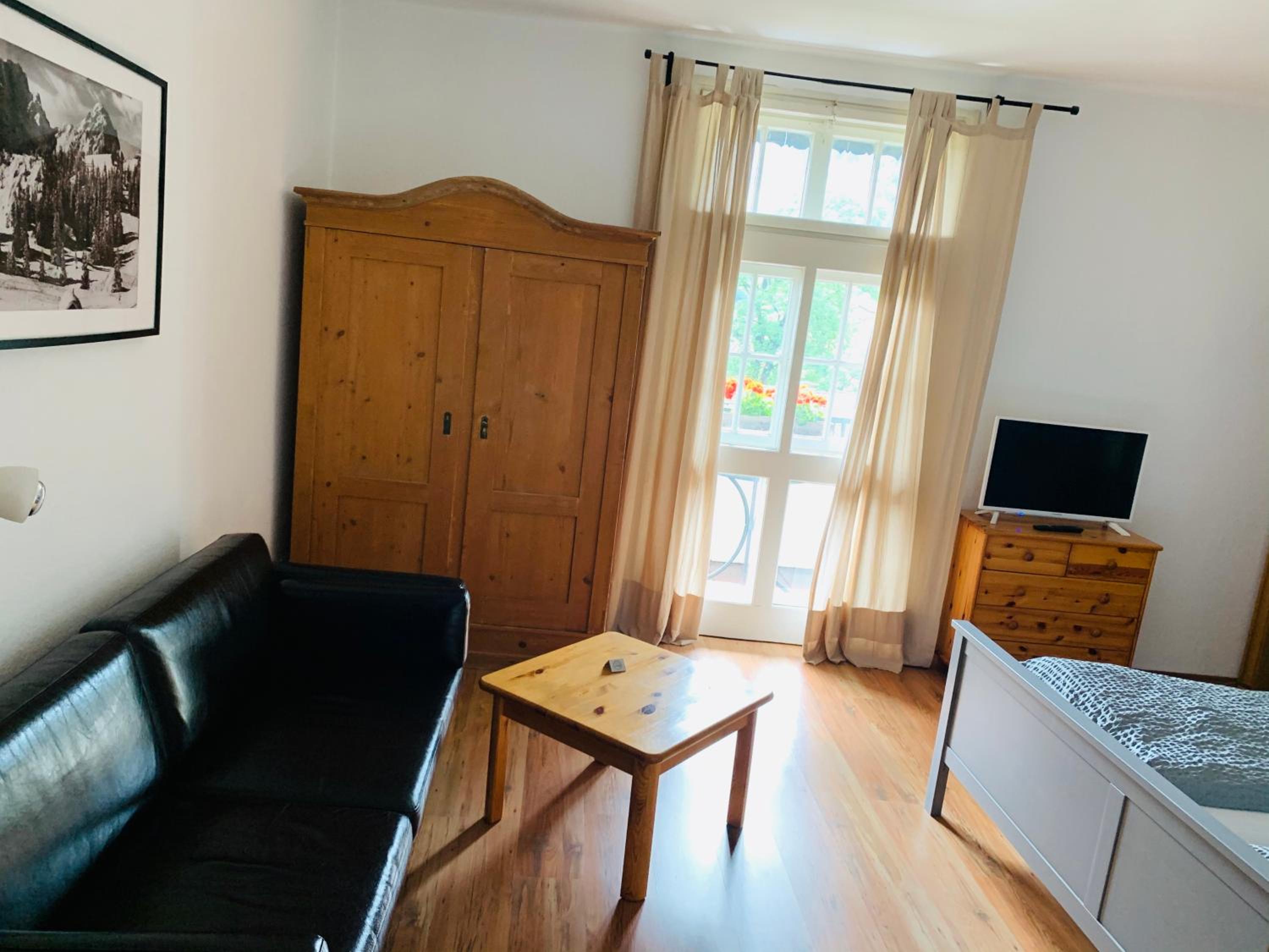 Double Room - Photo 5