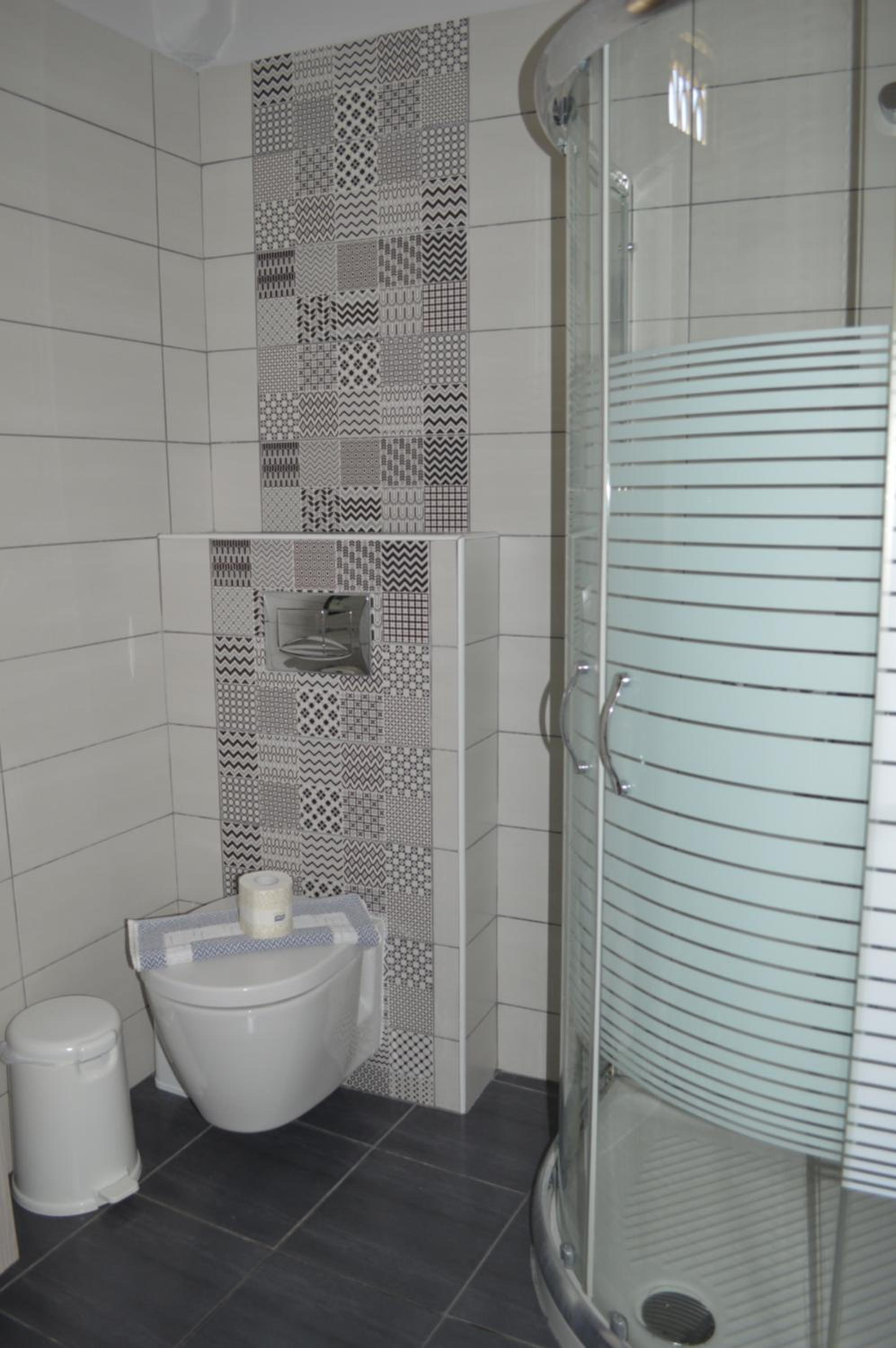 Double or Twin Room with Sea View - Photo 16
