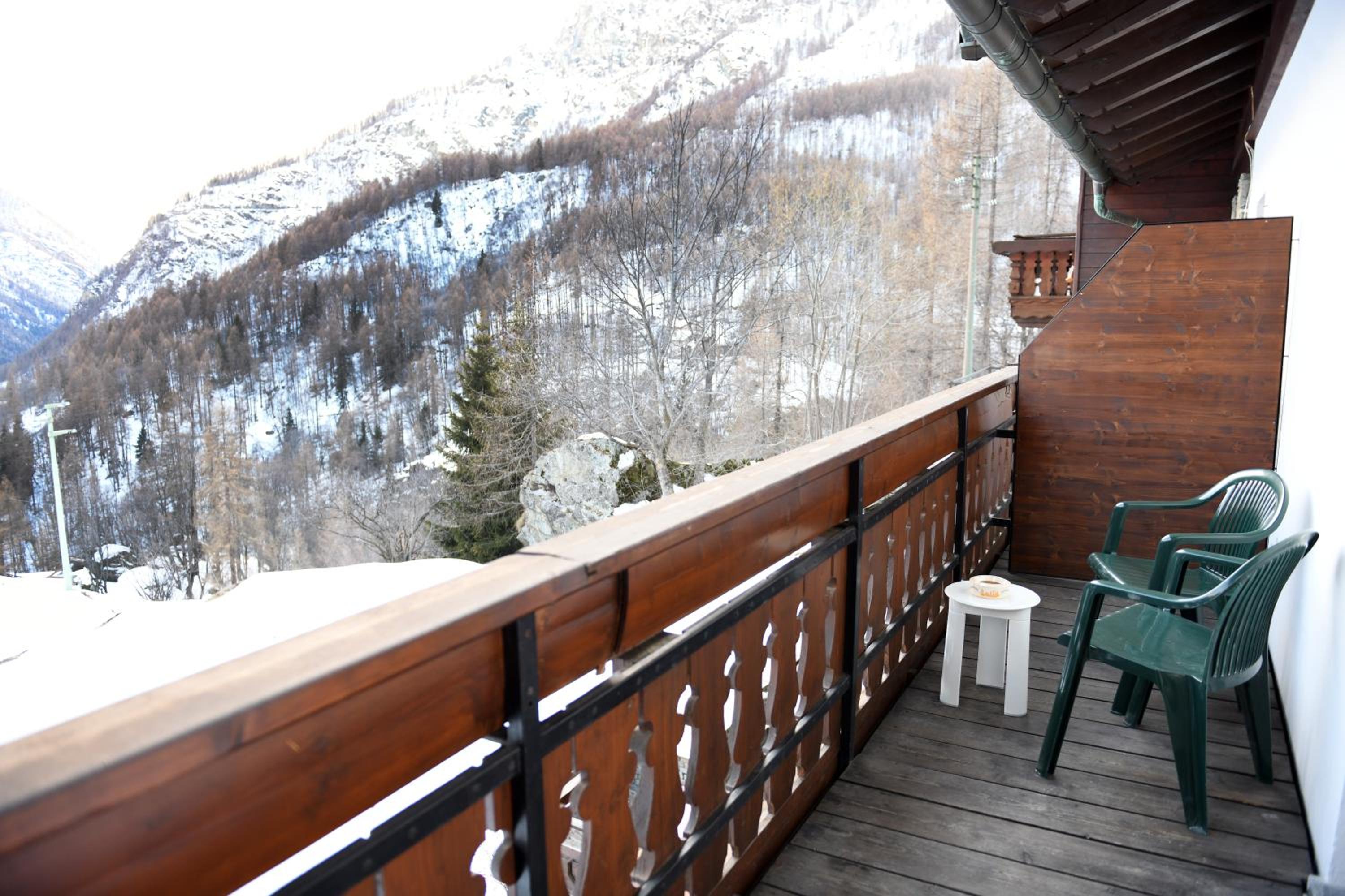 Deluxe Double or Twin Room with Mountain View - Photo 6