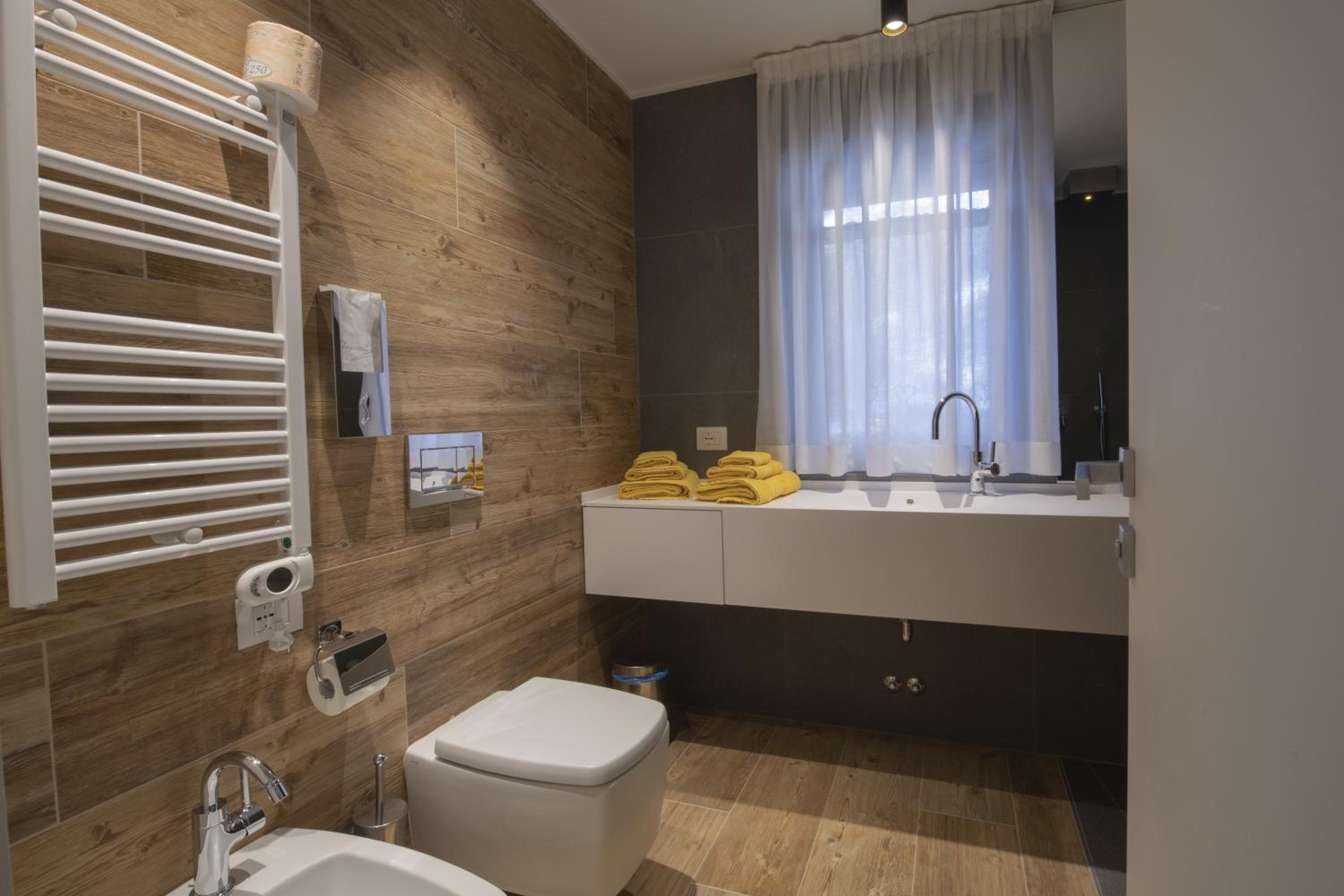 Double or Twin Room - Photo 8