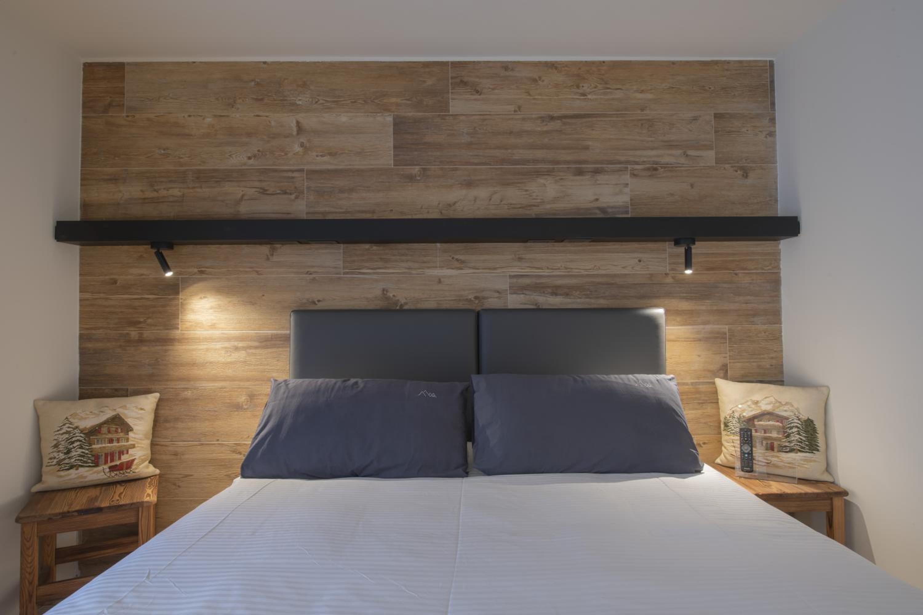 Double or Twin Room - Photo 9