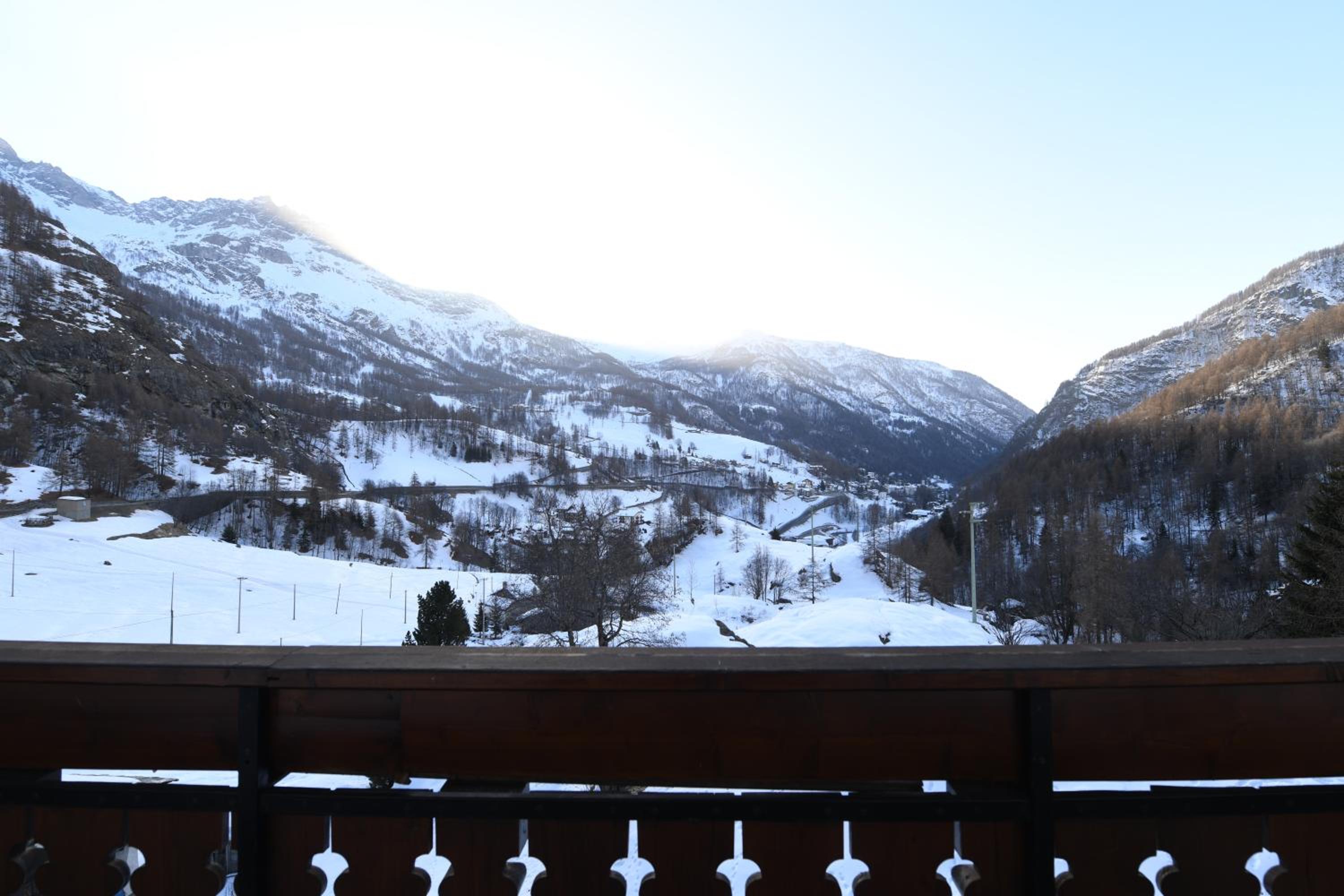 Deluxe Double or Twin Room with Mountain View - Photo 7