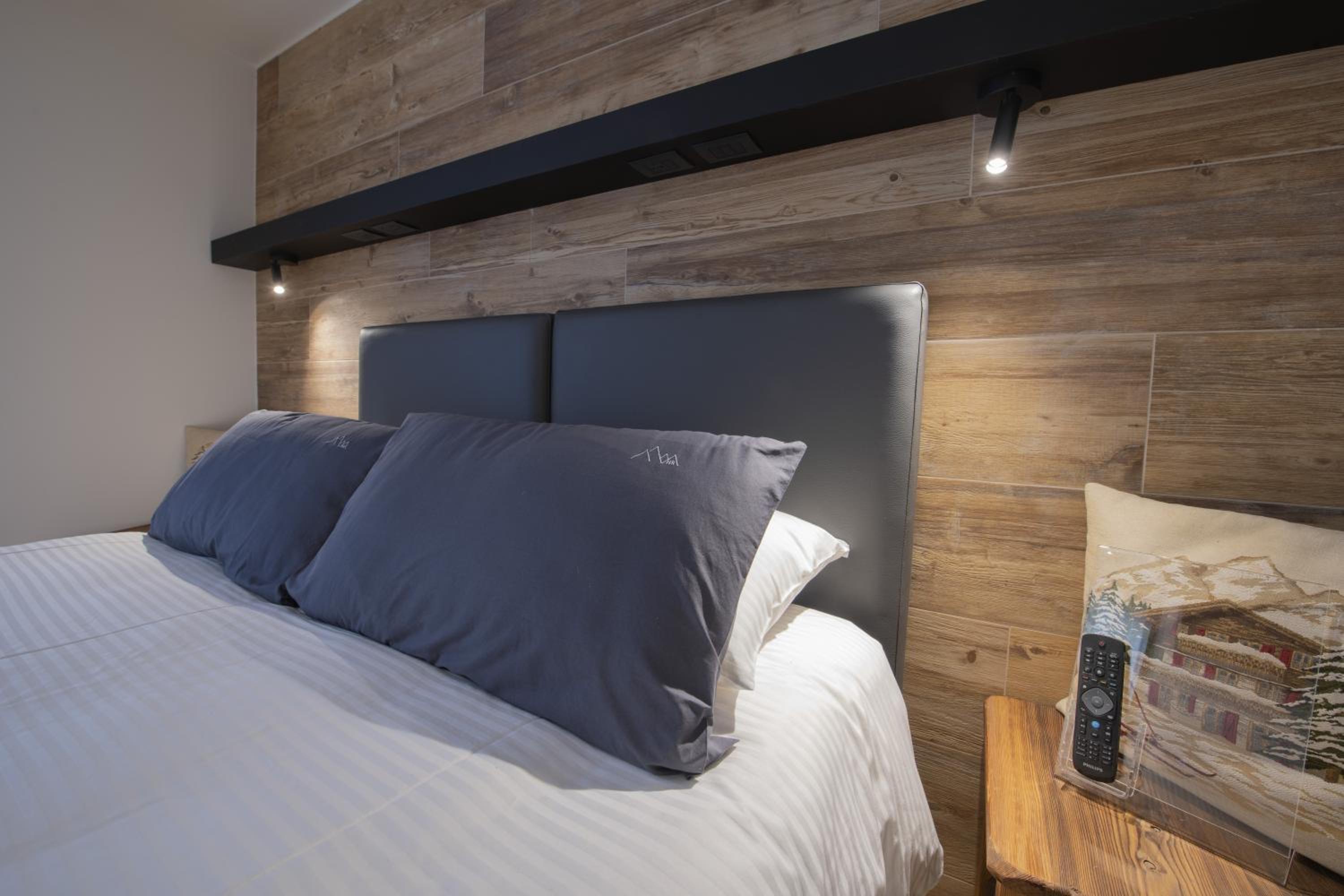 Double or Twin Room - Photo 3