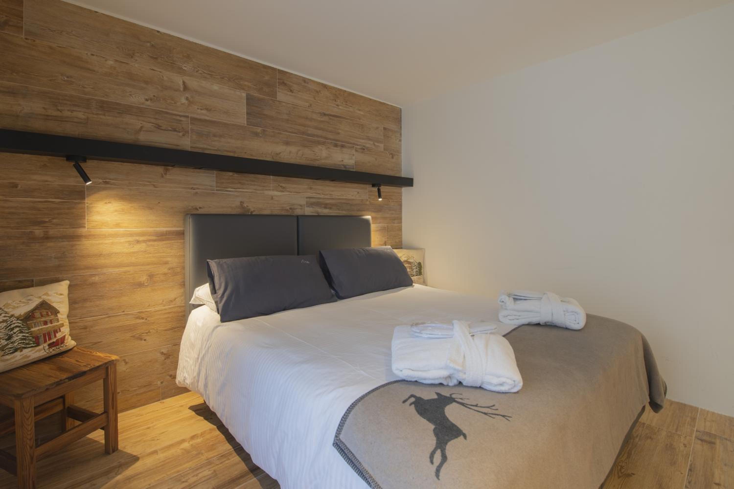 Double or Twin Room - Photo 5