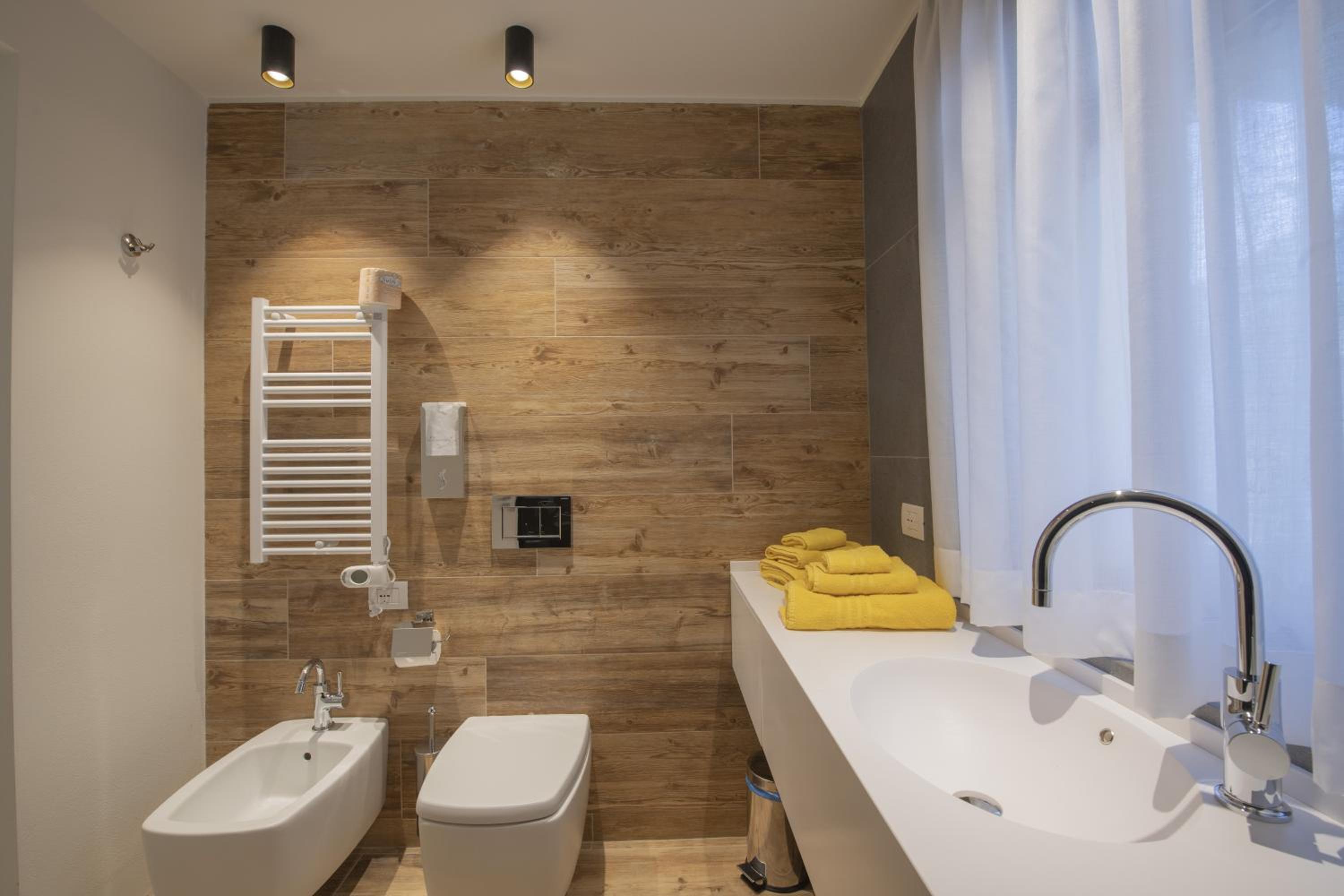 Double or Twin Room - Photo 10