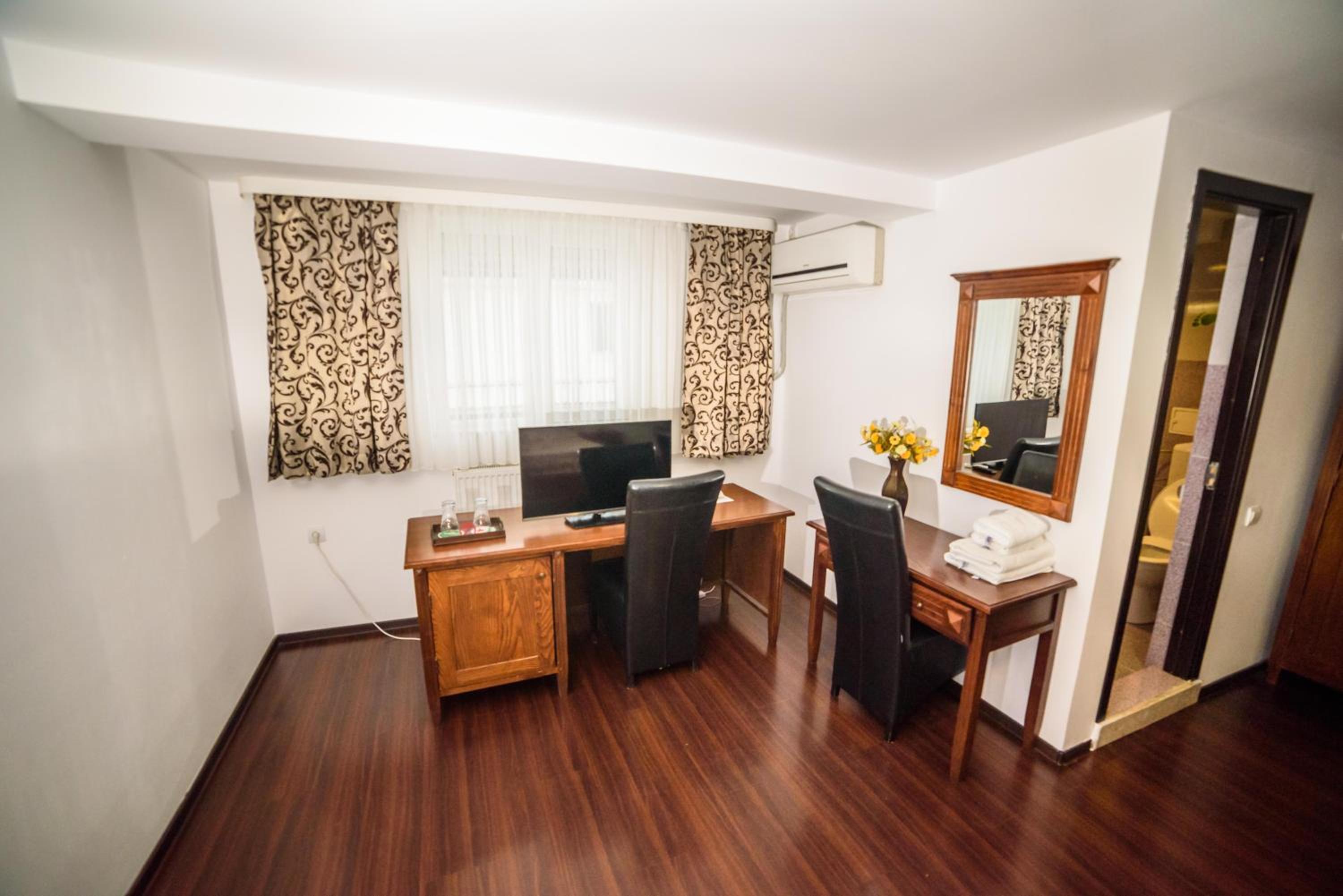 Standard Double Room - Photo 3