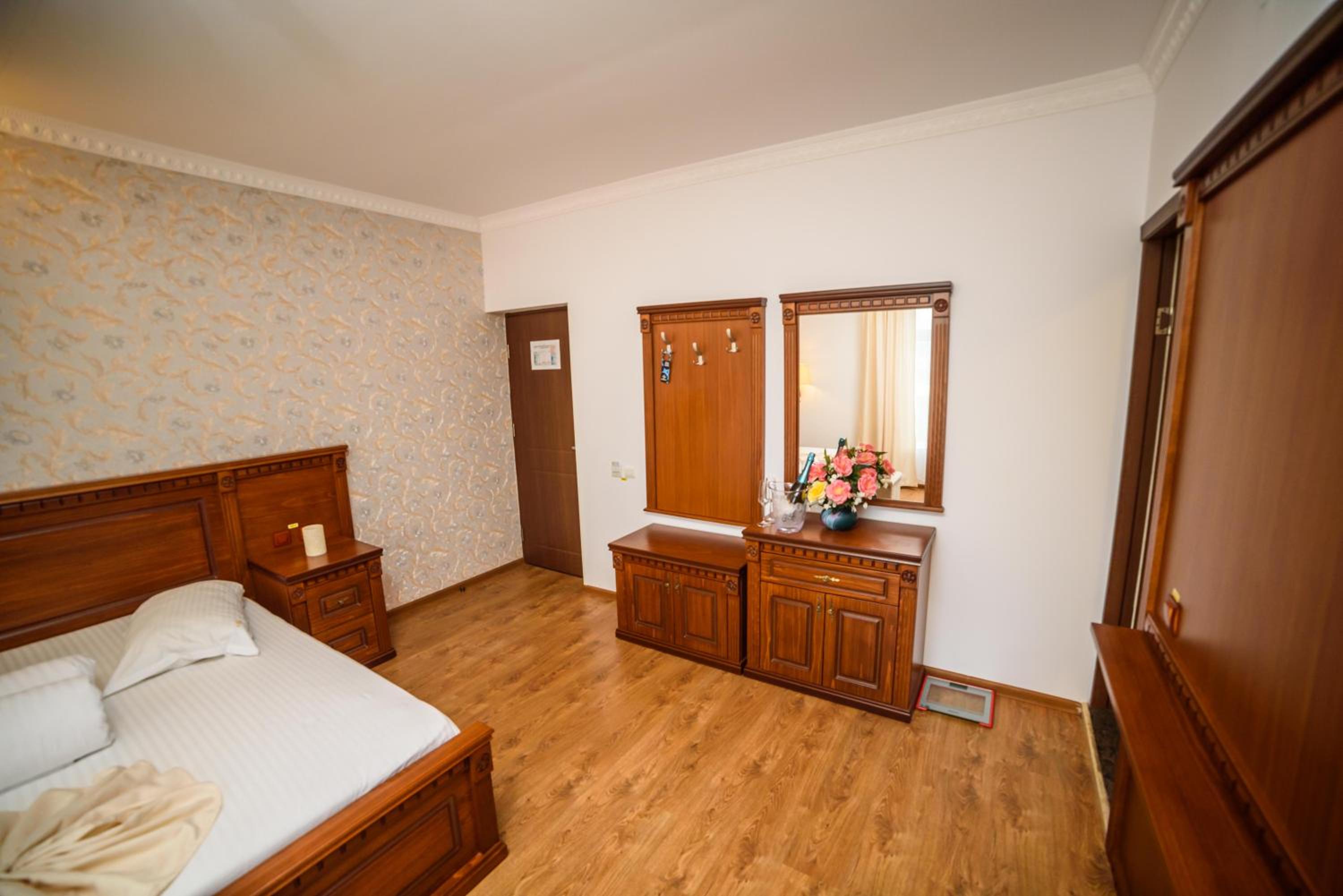 Deluxe Double Room - Photo 1