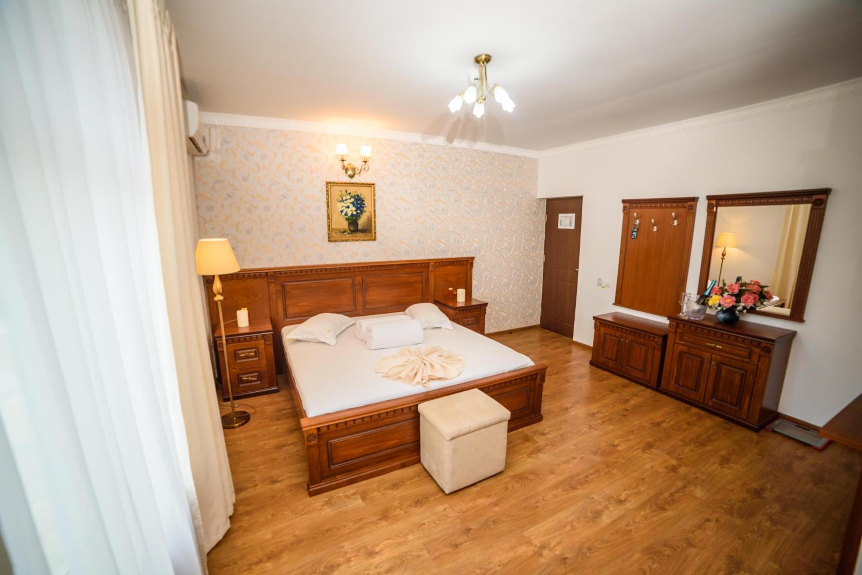 Deluxe Double Room - Photo 3