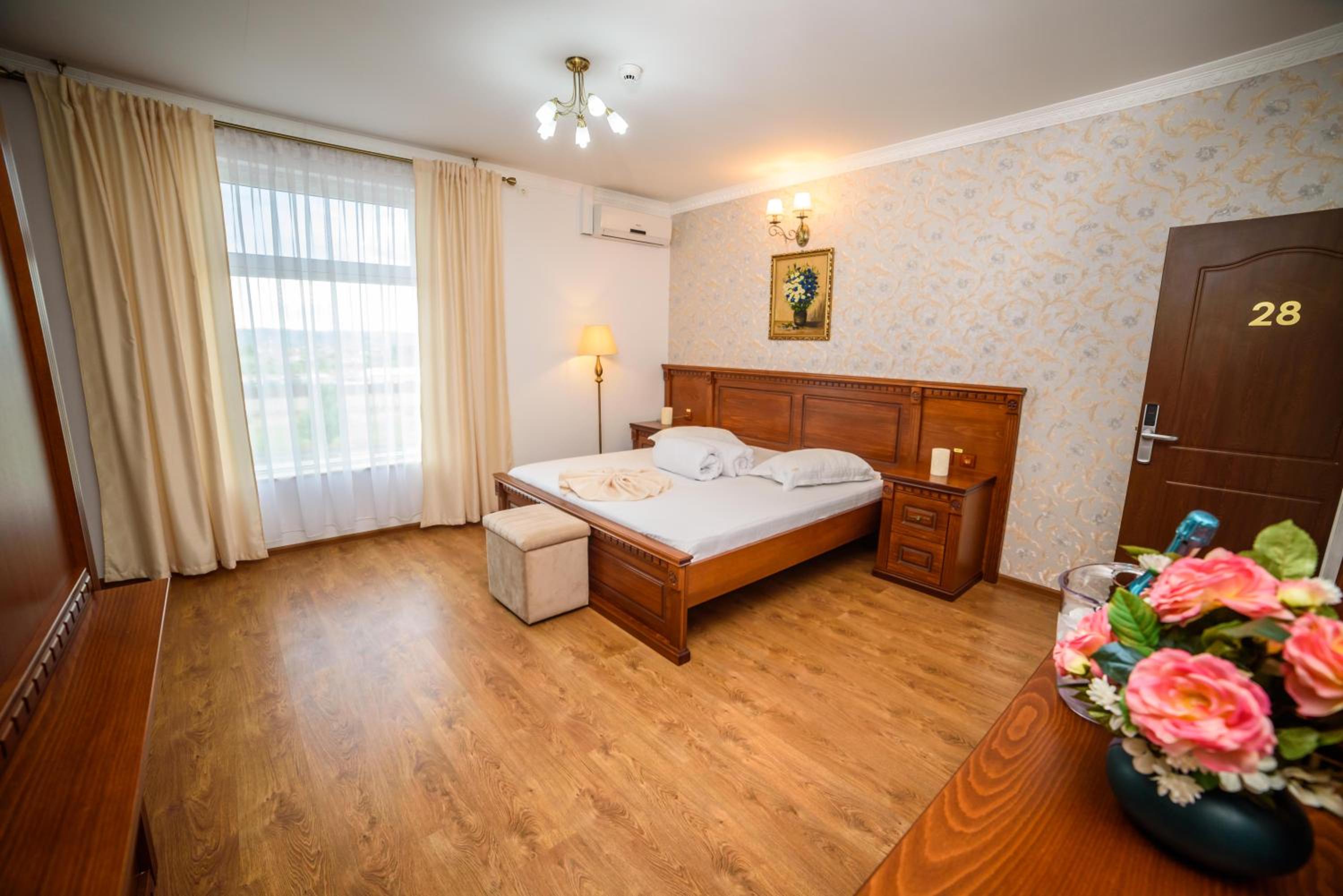 Deluxe Double Room - Photo 4