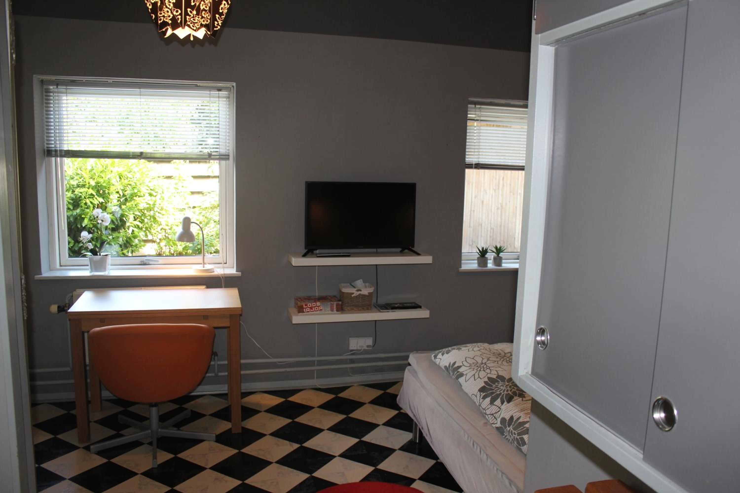 Family Room with Private Bathroom photo 1