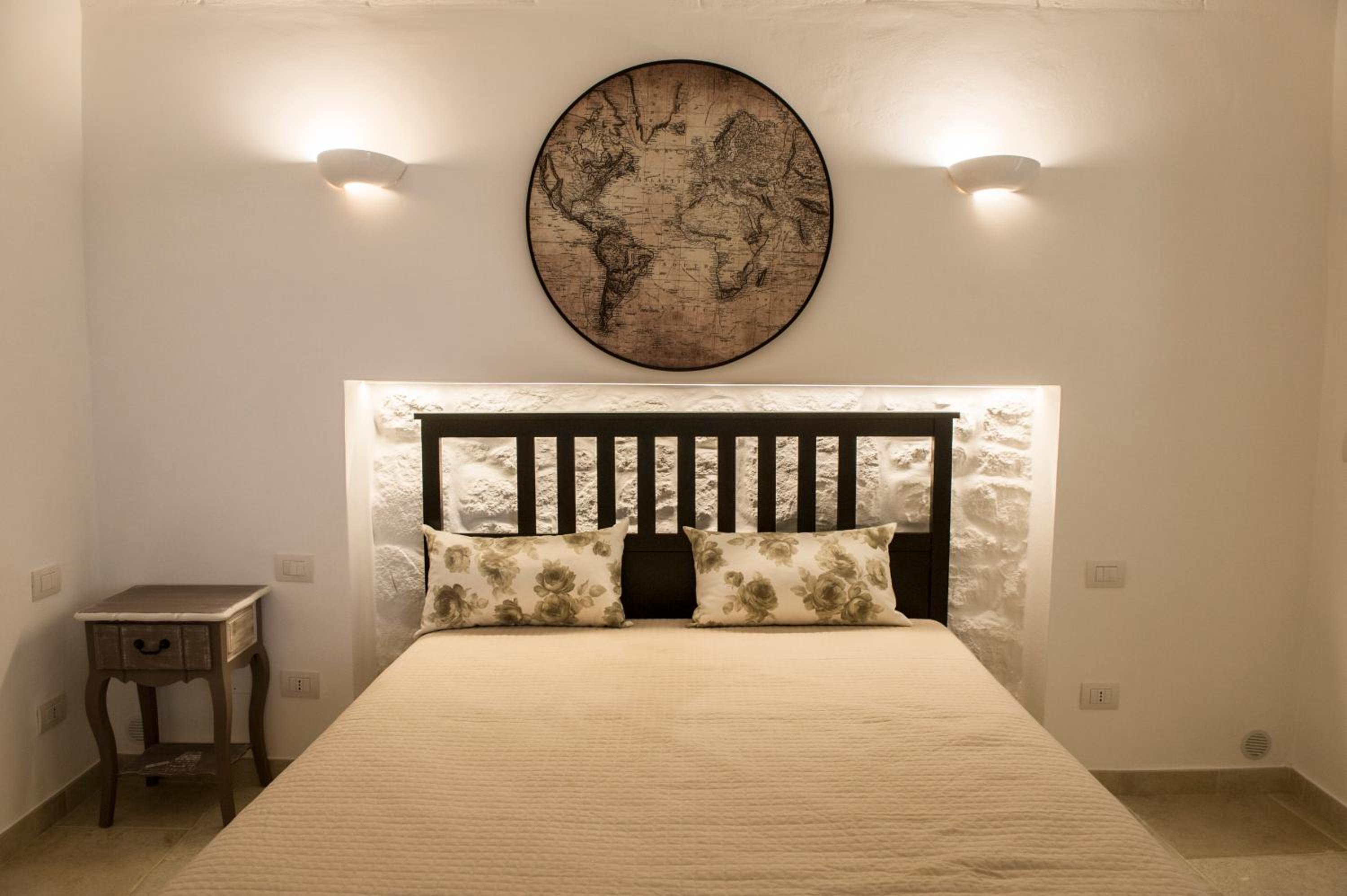 Deluxe Room (2 Adults + 1 Child)