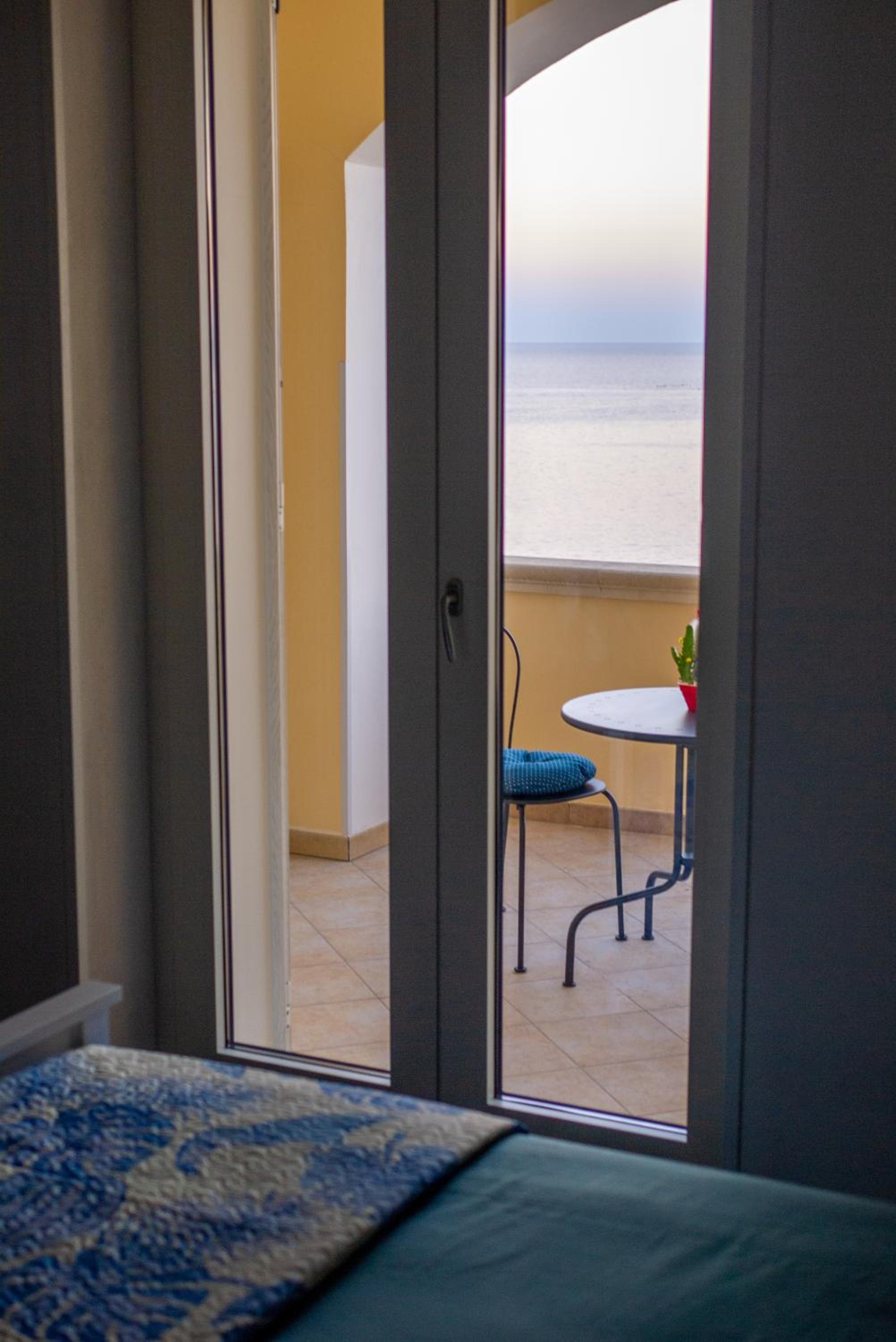 Deluxe Double Room with Sea View photo 2