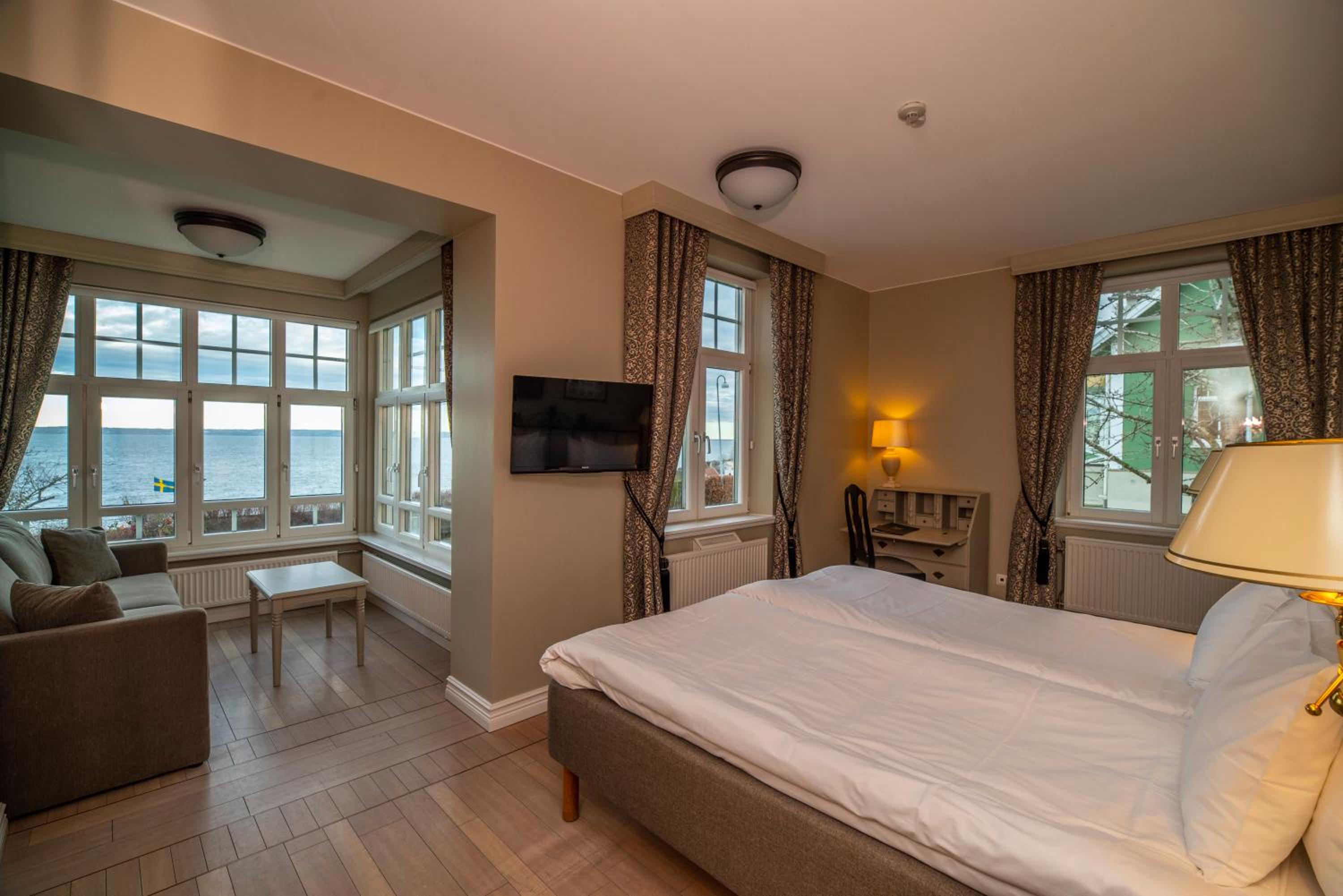 Twin Room with in Villa Sea View