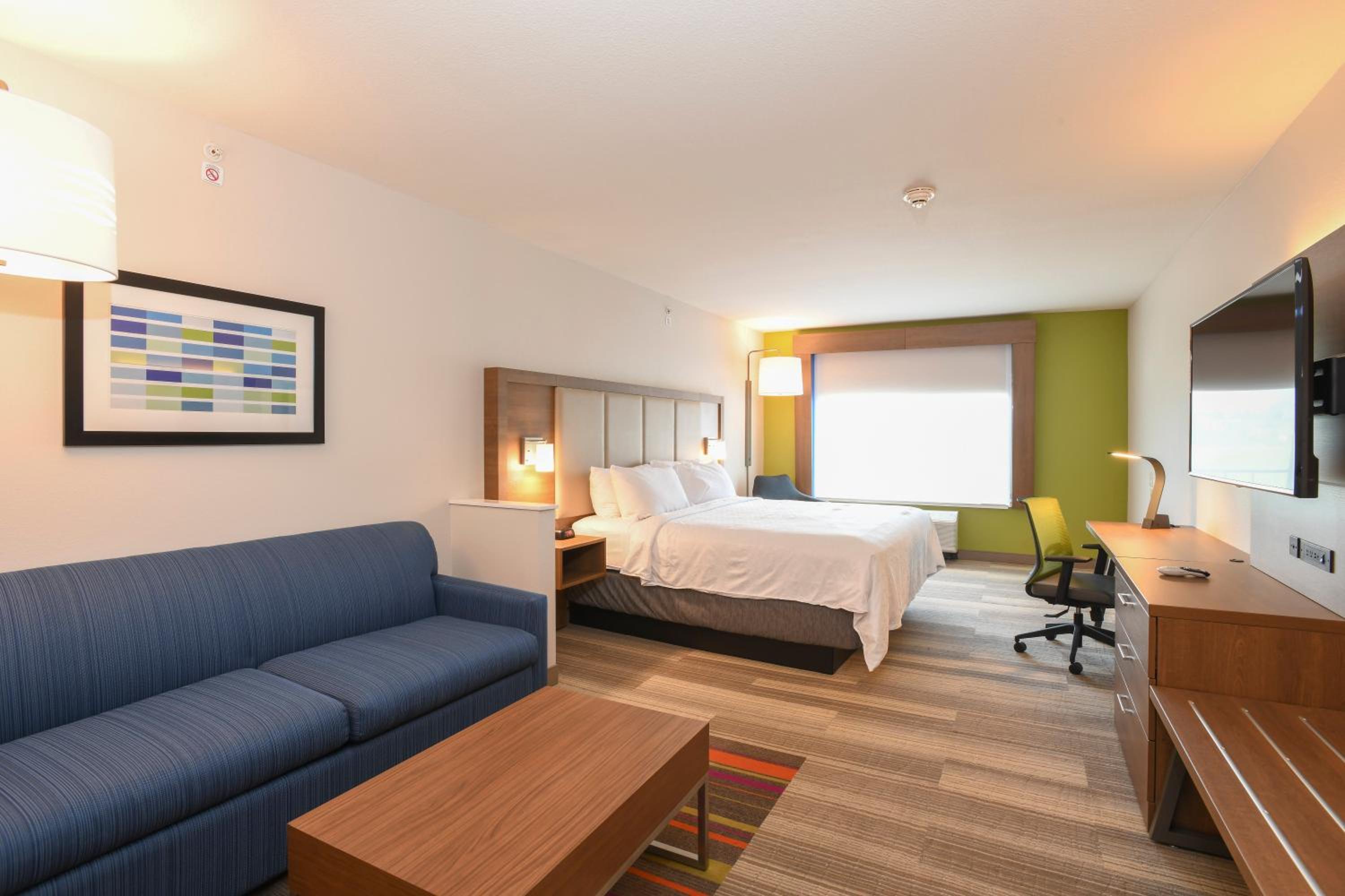 One-Bedroom King Suite with Living Area - Photo 1
