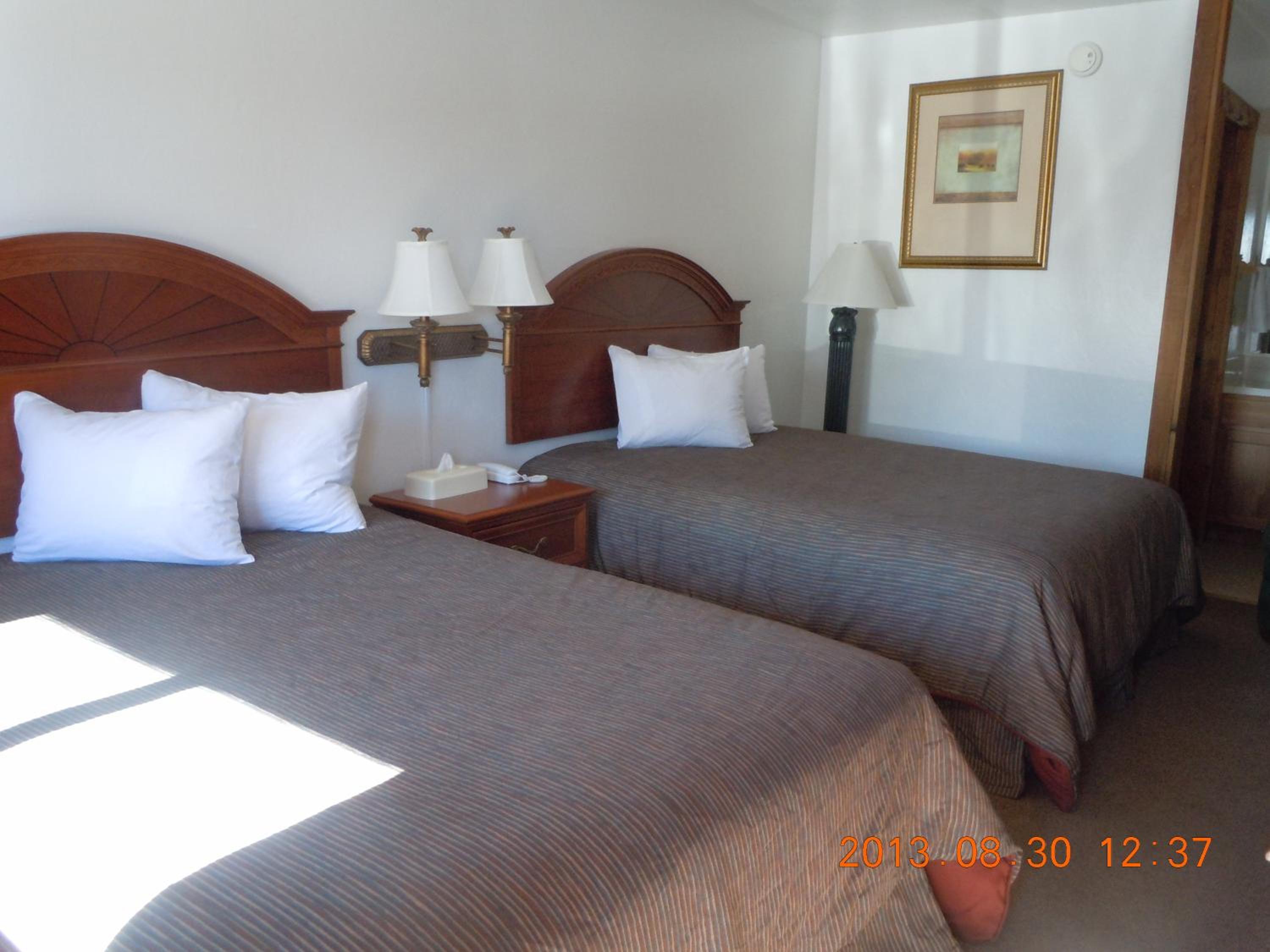 Queen Room photo 1