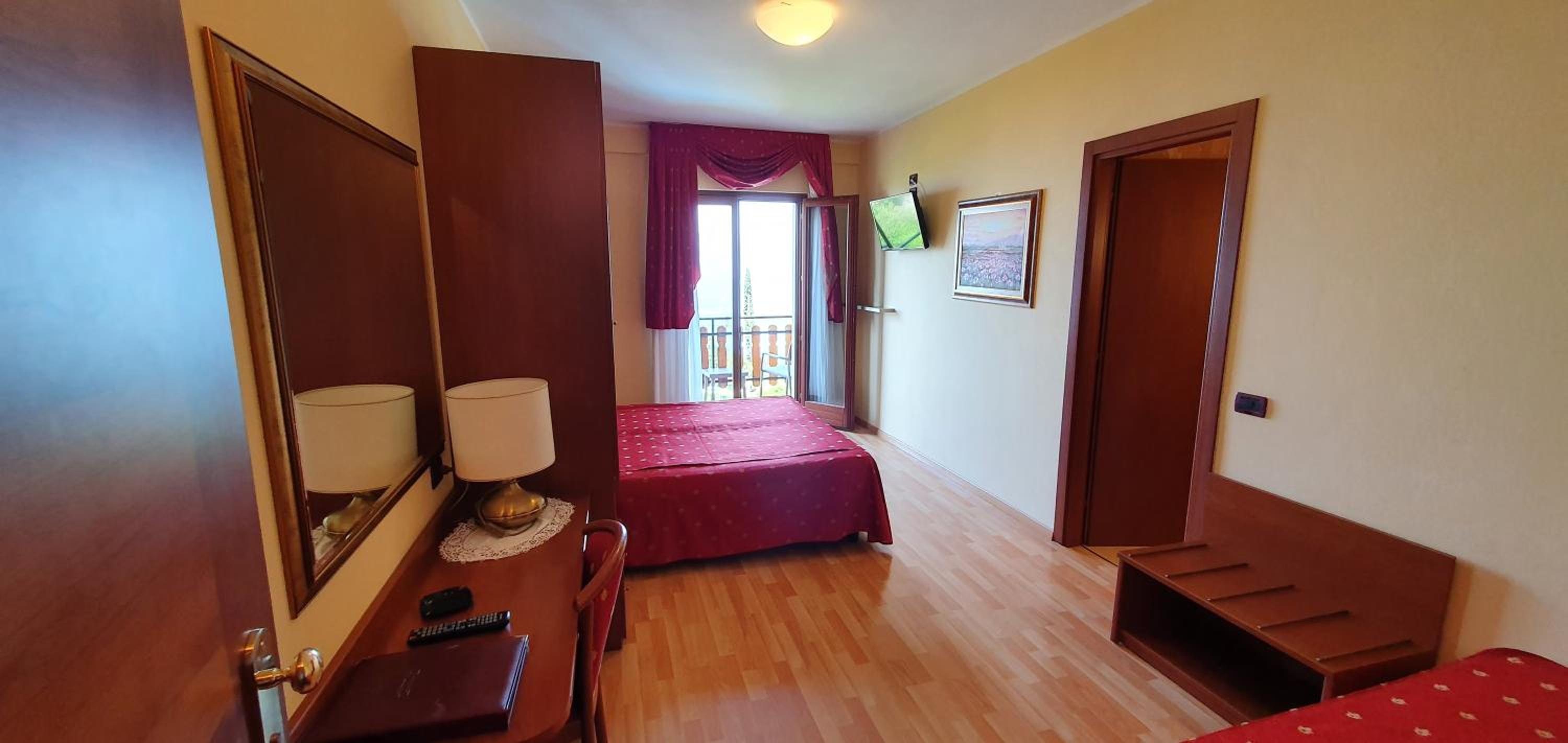 Panoramadoppelzimmer oder -zimmer mit Seeblick