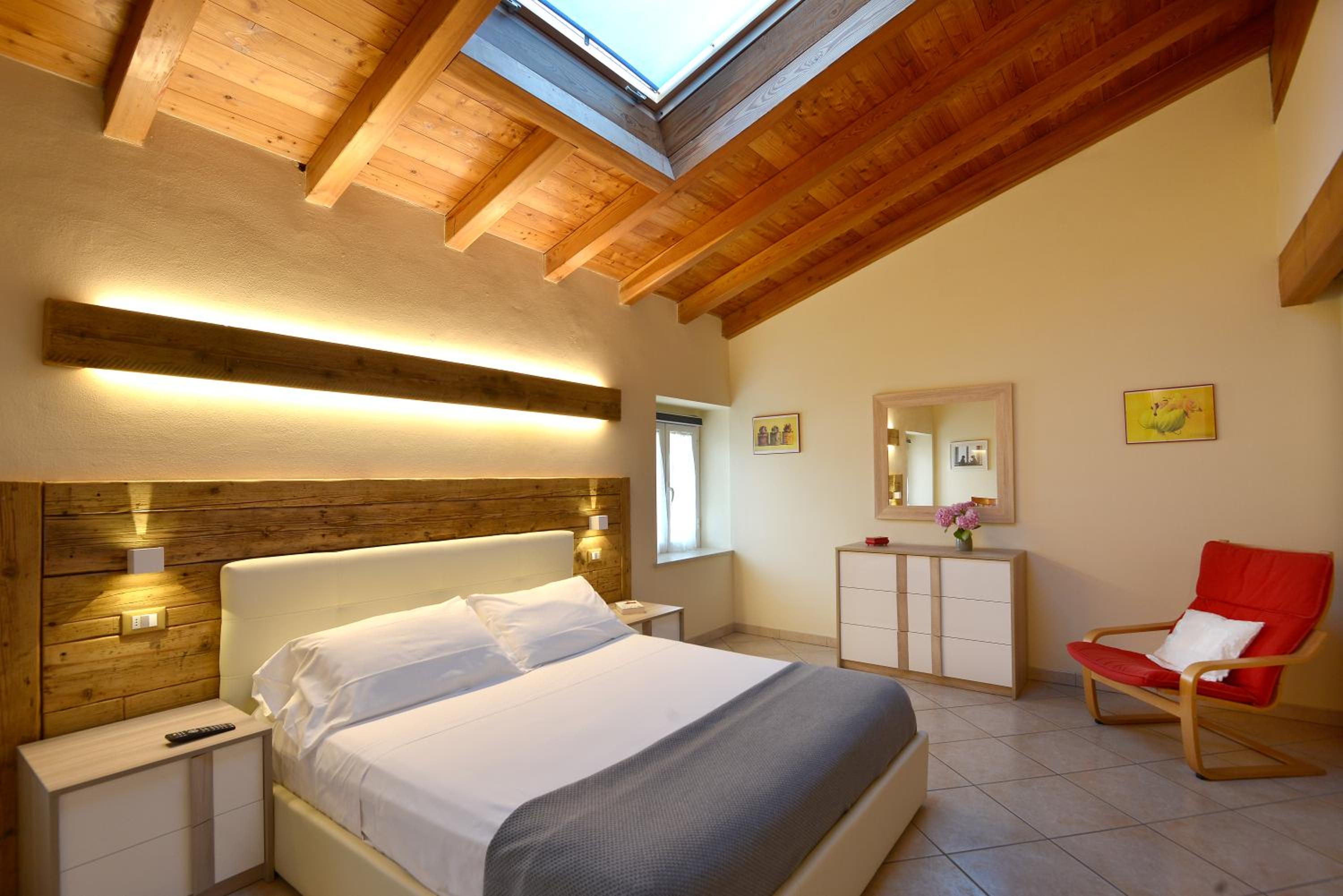 One-Bedroom Apartment (4 Adults) - Split Level photo 2