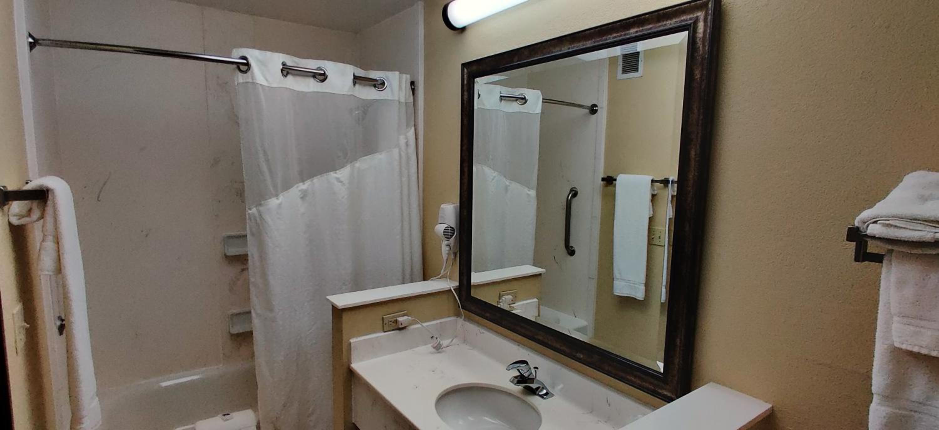 Queen Room - Photo 5