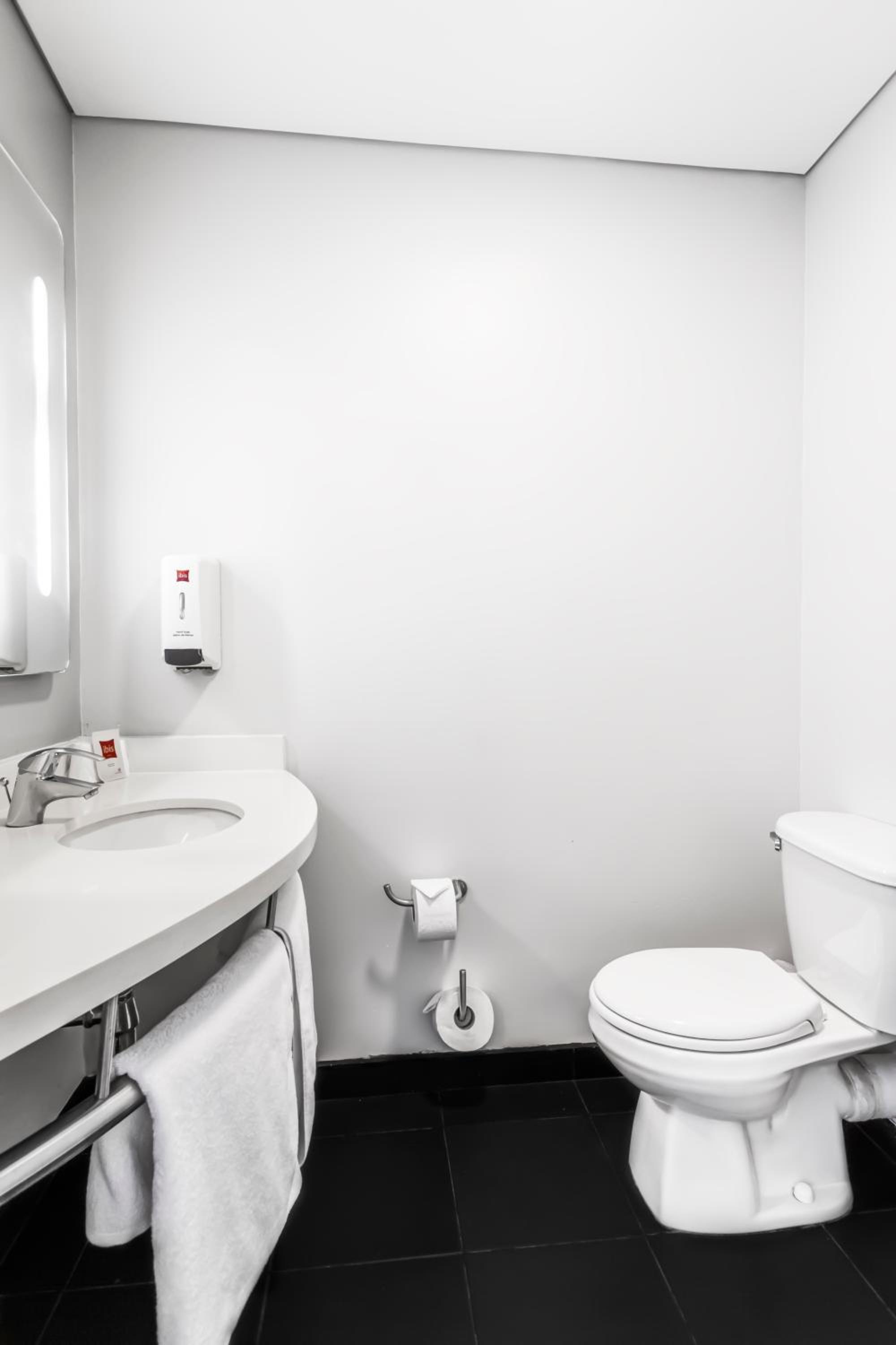 Standard Twin Room photo 3