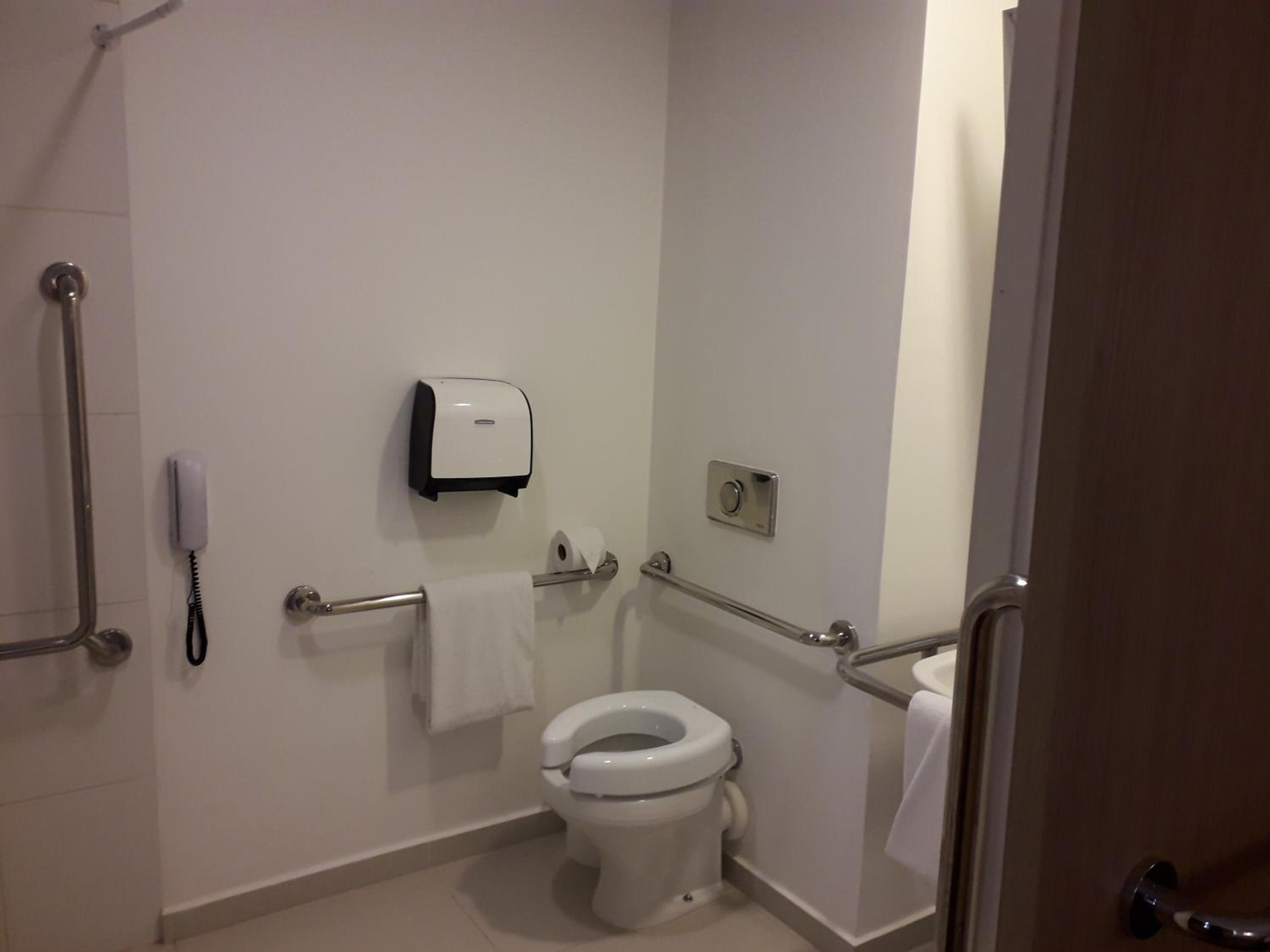 Standard Double Room with Disability Access photo 3