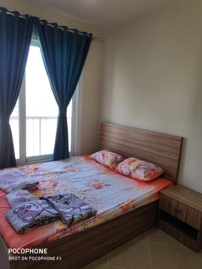 One-Bedroom Apartment - Photo 1