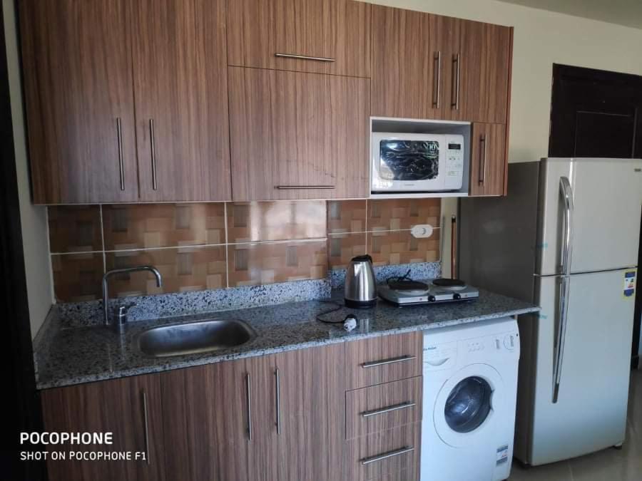 One-Bedroom Apartment - Photo 3