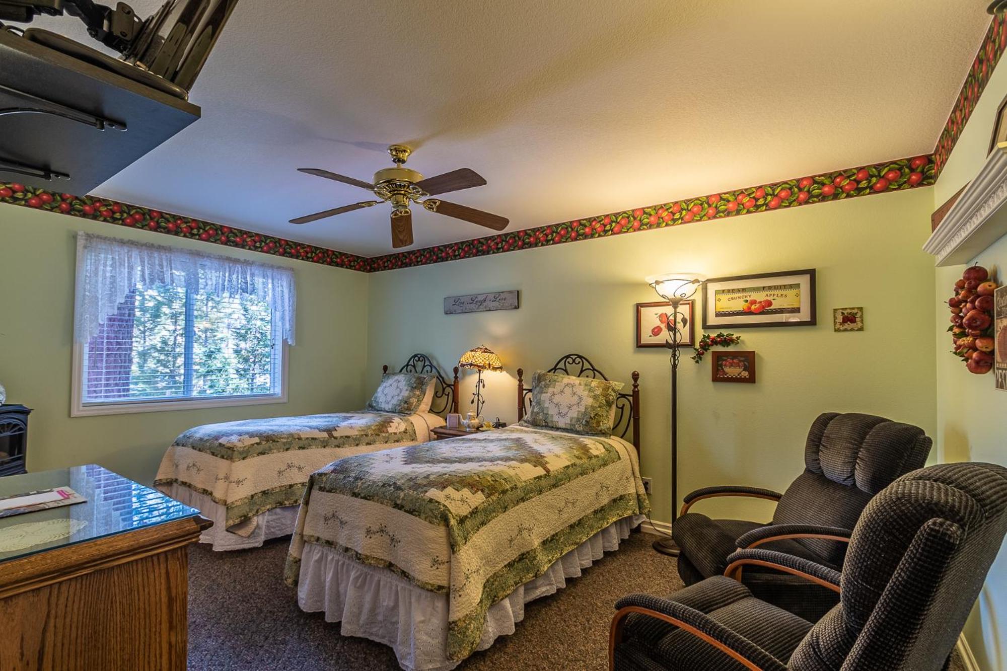 Standard Twin Room