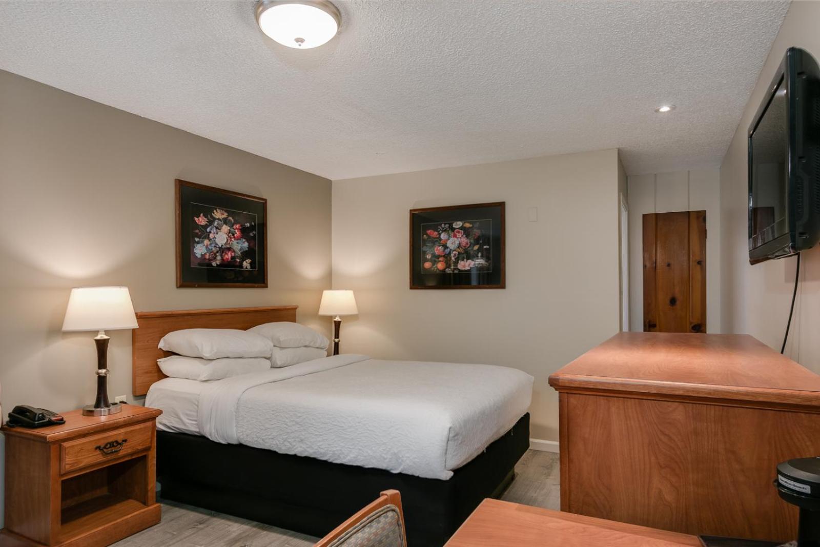 Queen Room - Photo 8