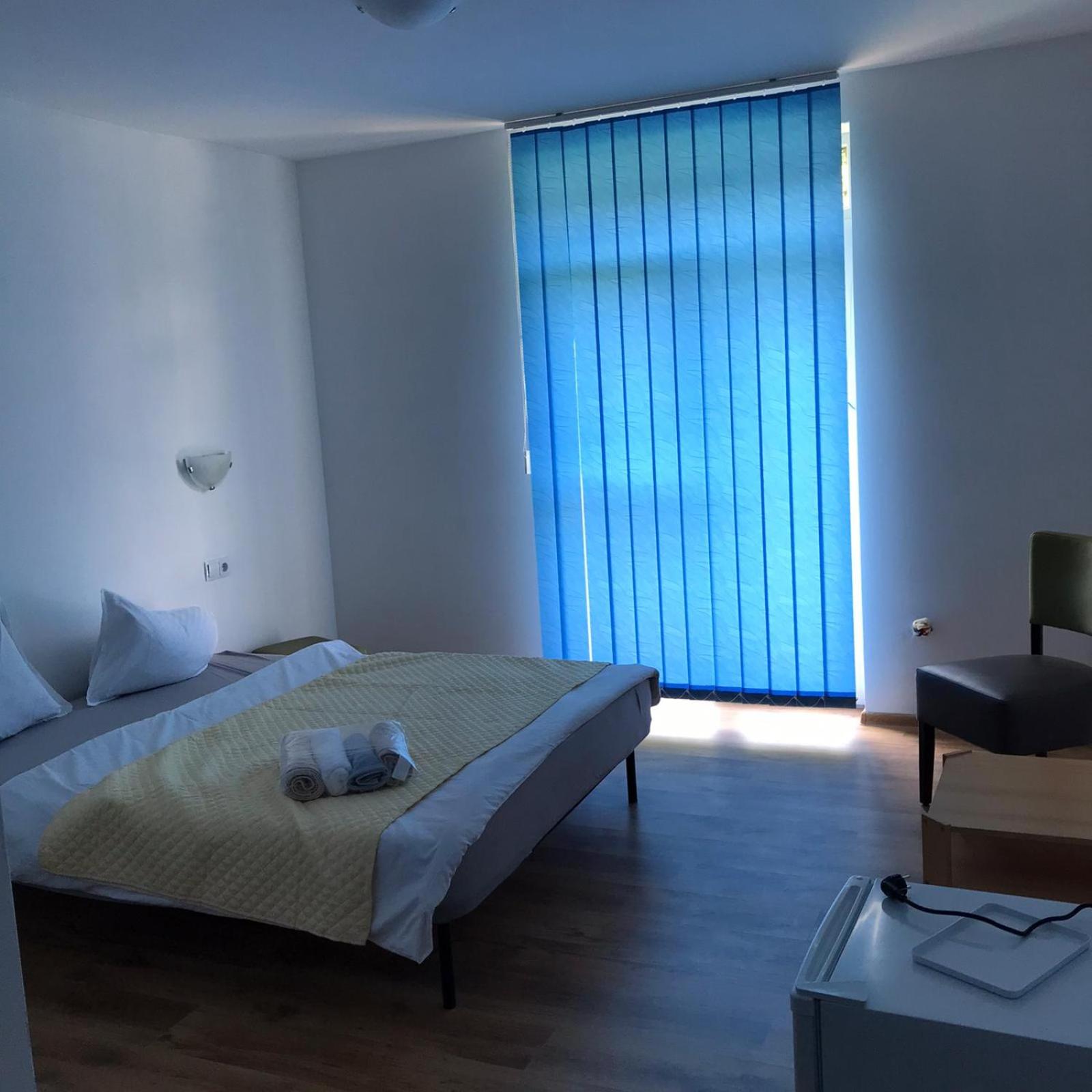 Double Room - Photo 2