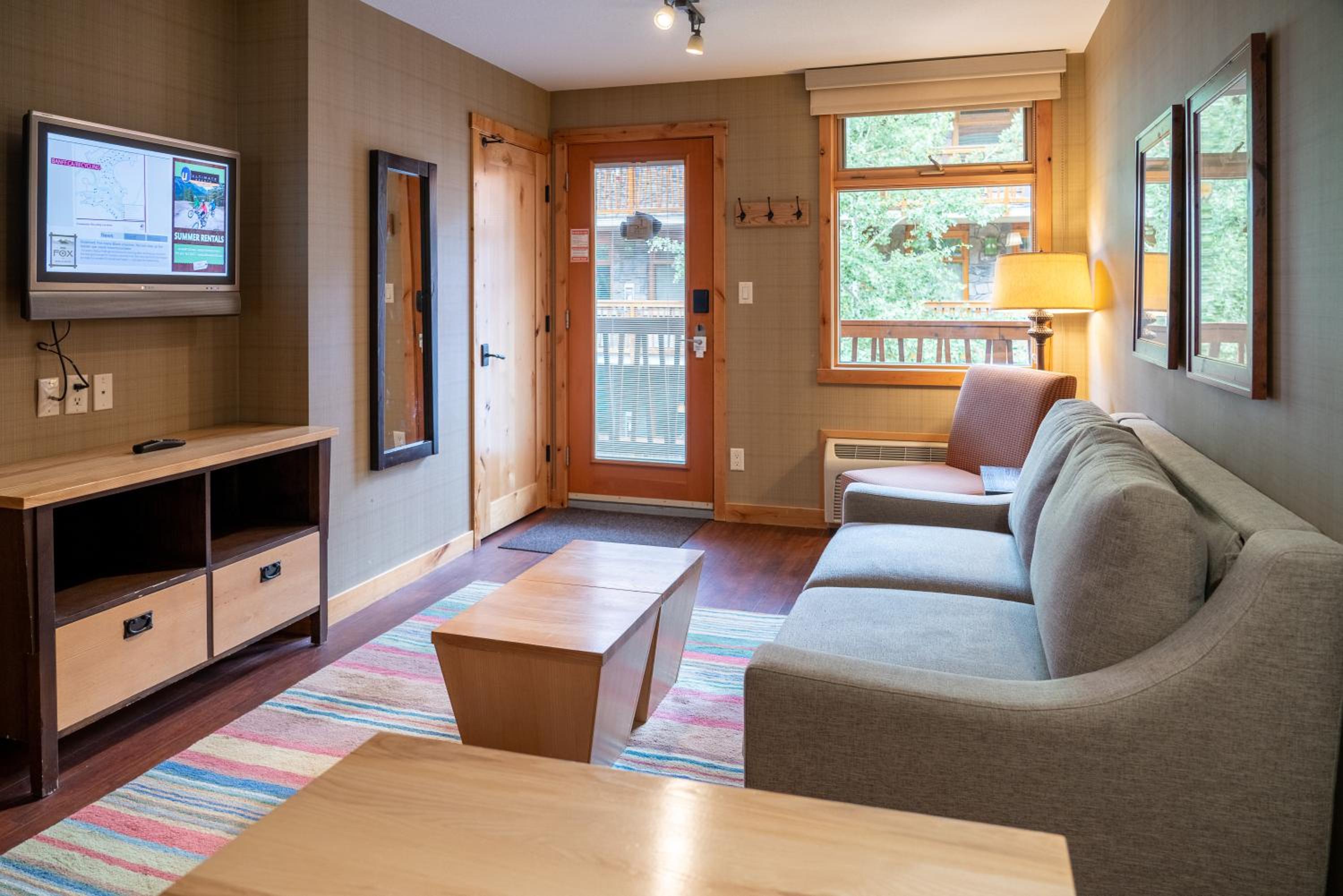 One-Bedroom Suite with King Bed - Photo 6