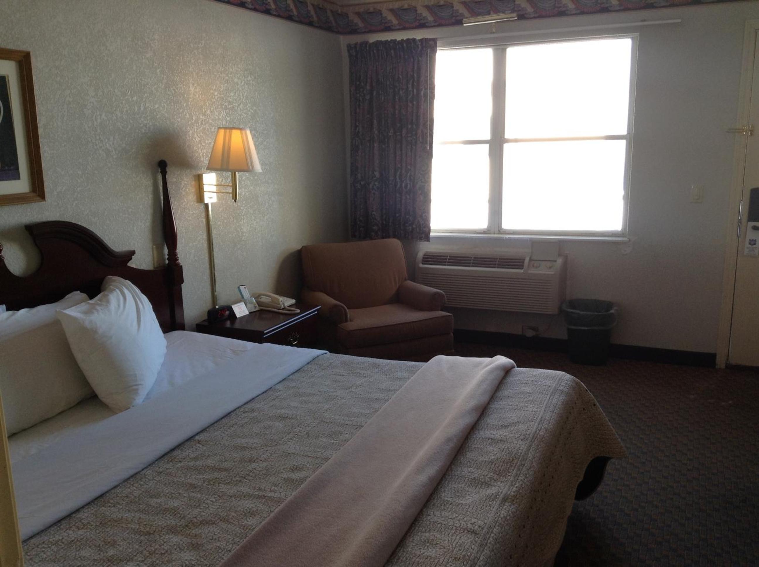 King Room- Non-Smoking - Photo 1
