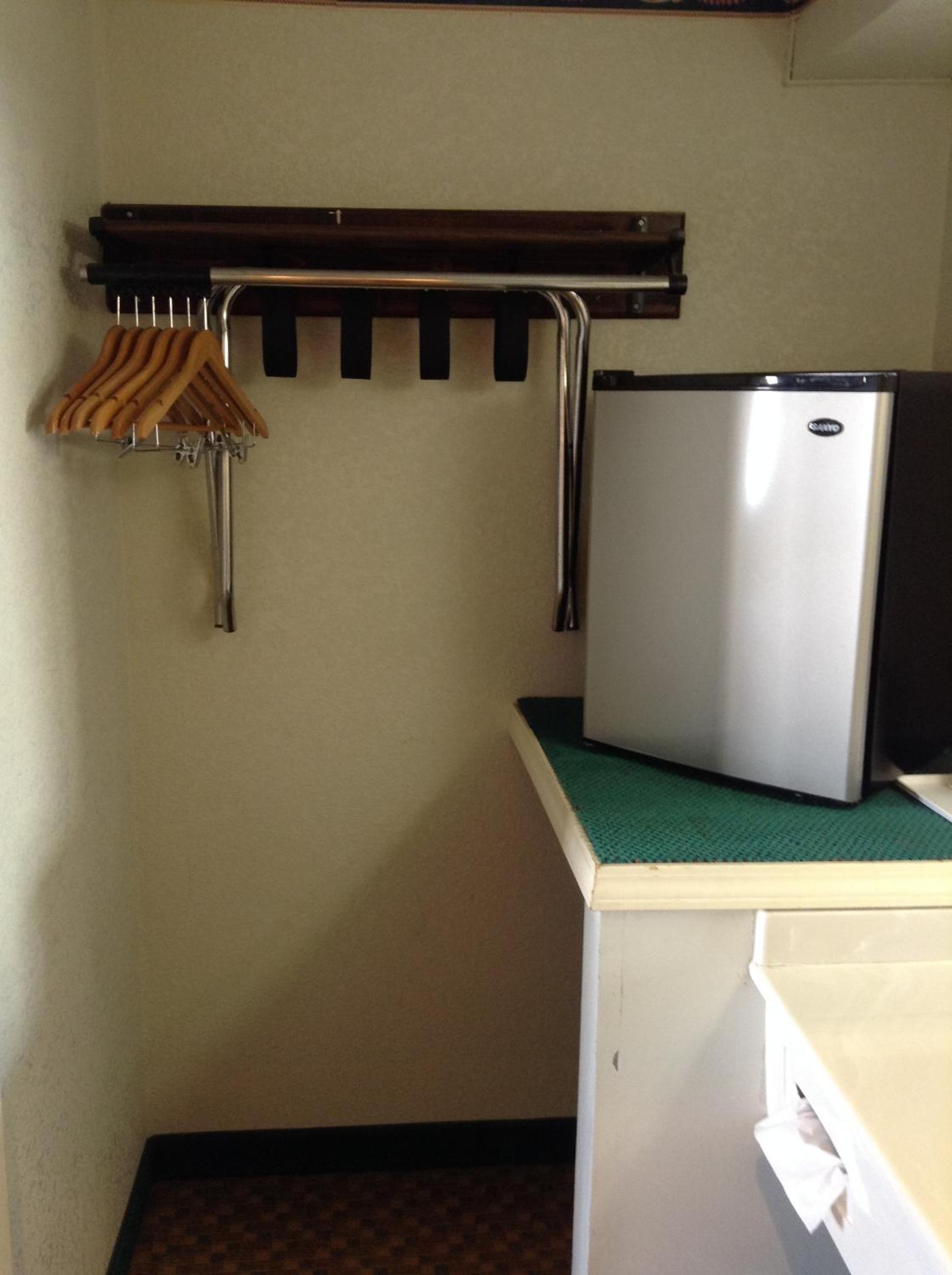 Double Room with Two Double Beds - Non-Smoking - Photo 16